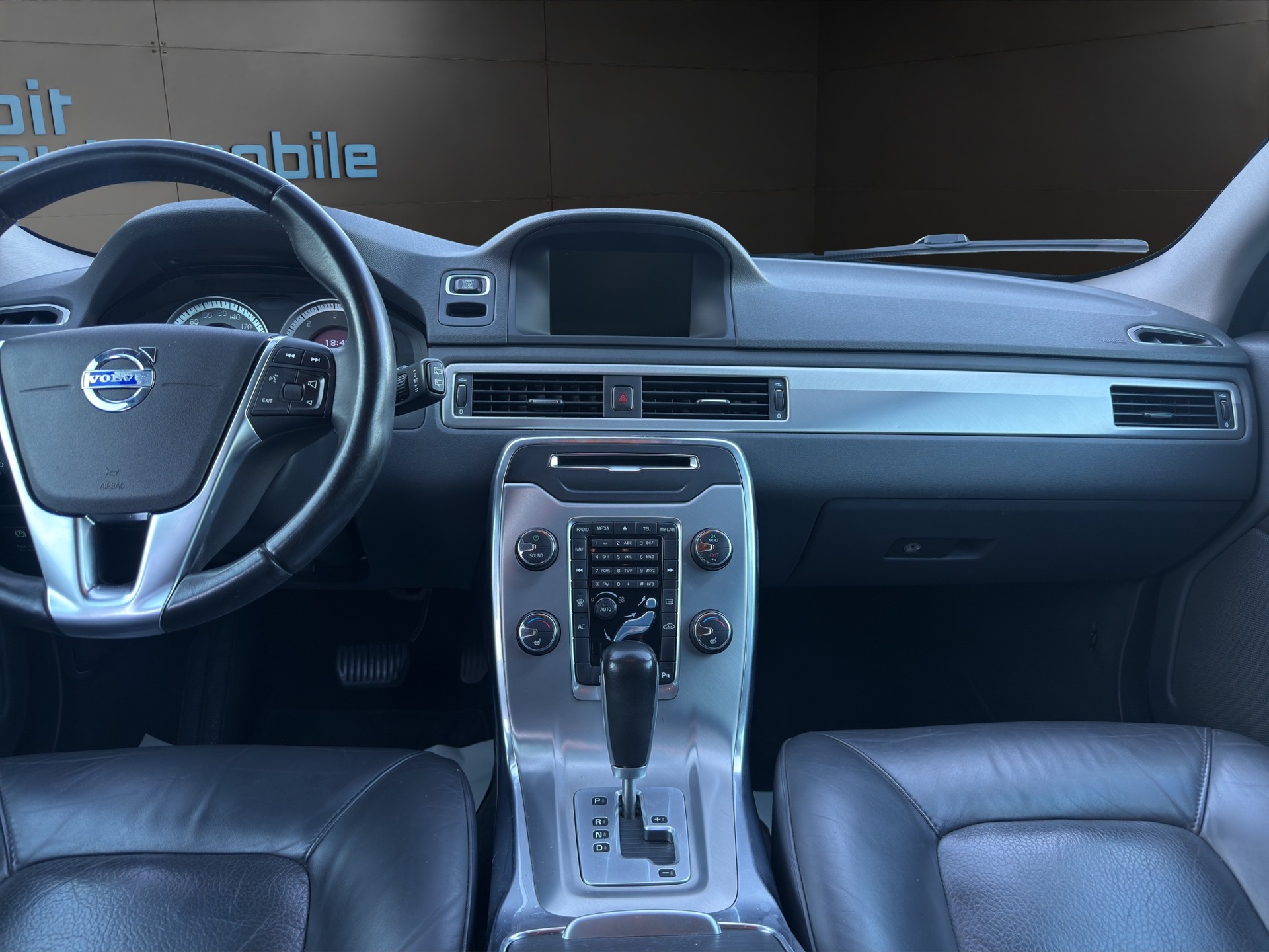 VOLVO V70 D5 AWD OceanRace Geartronic-image-3