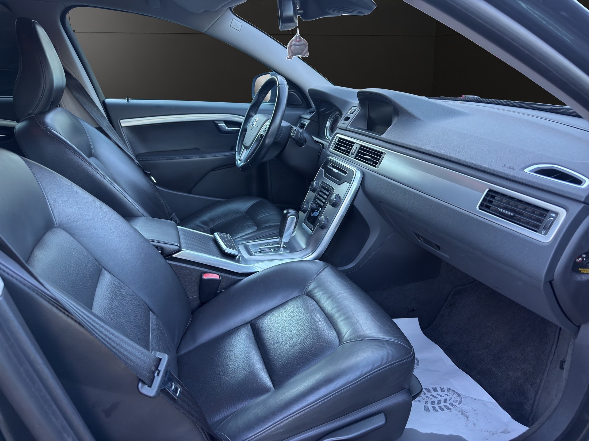 VOLVO V70 D5 AWD OceanRace Geartronic-image-12