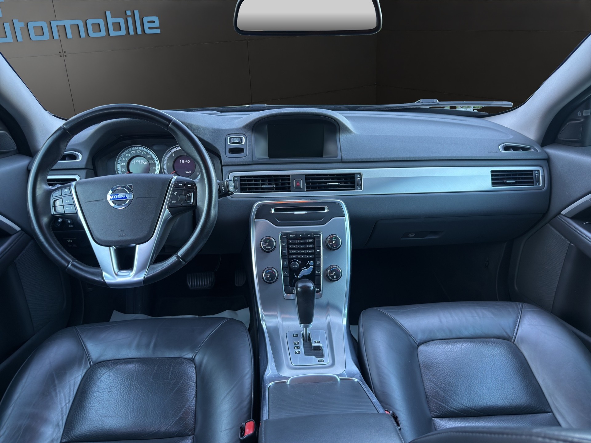 VOLVO V70 D5 AWD OceanRace Geartronic-image-15