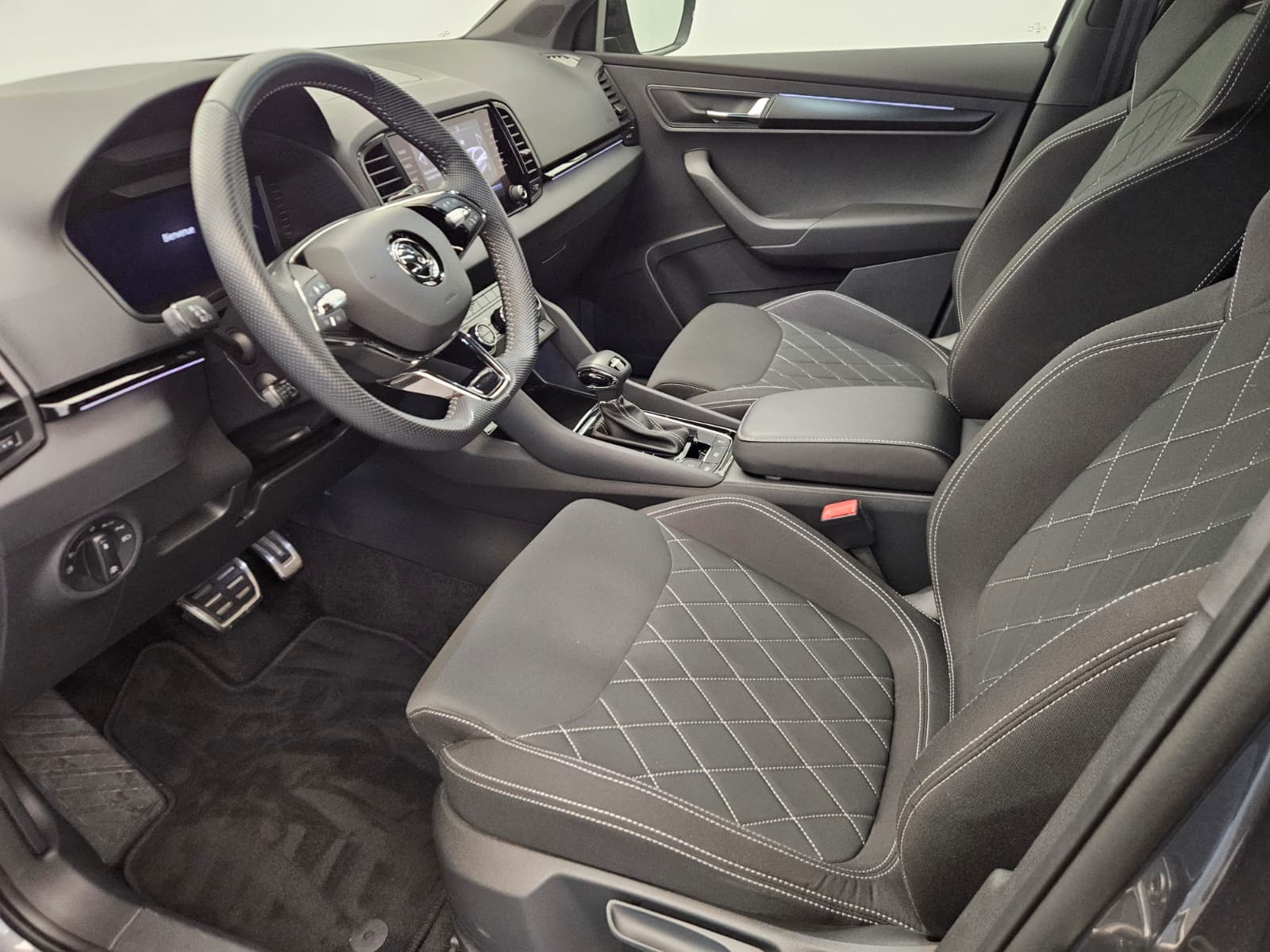 SKODA Karoq 1.5 TSI SportLine DSG-image-10