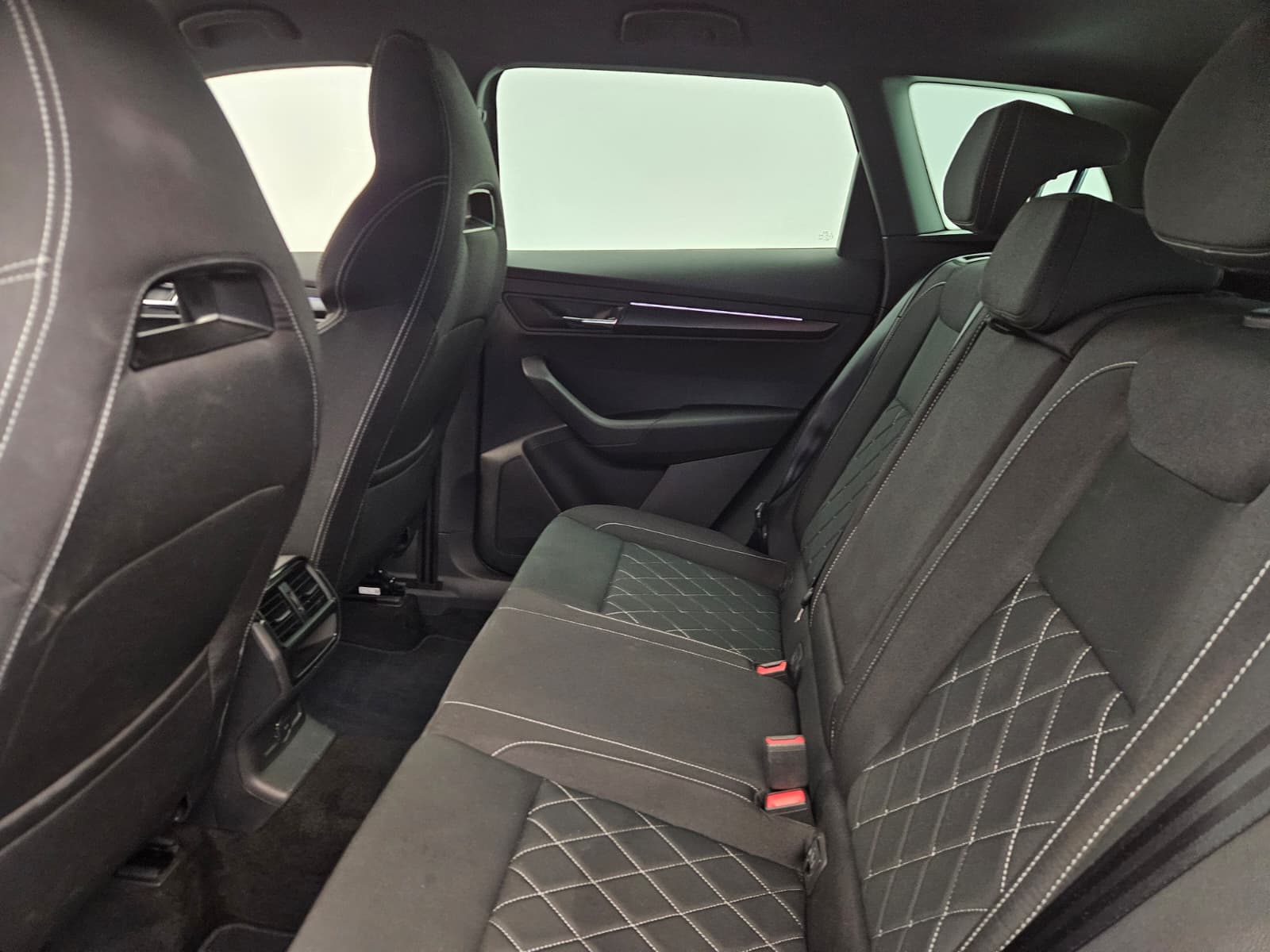 SKODA Karoq 1.5 TSI SportLine DSG-image-12