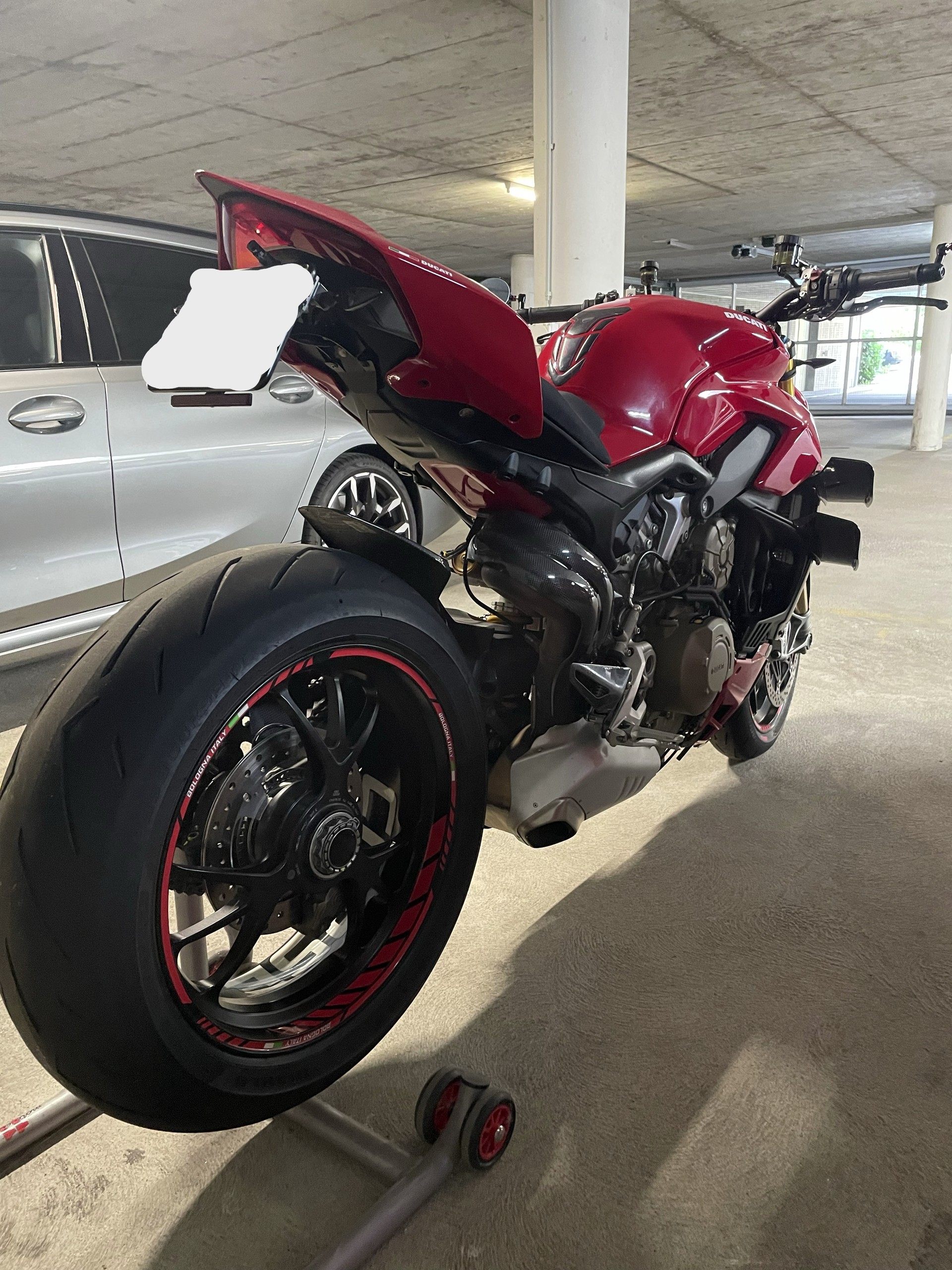 DUCATI Streetfighter V4 S-image-2