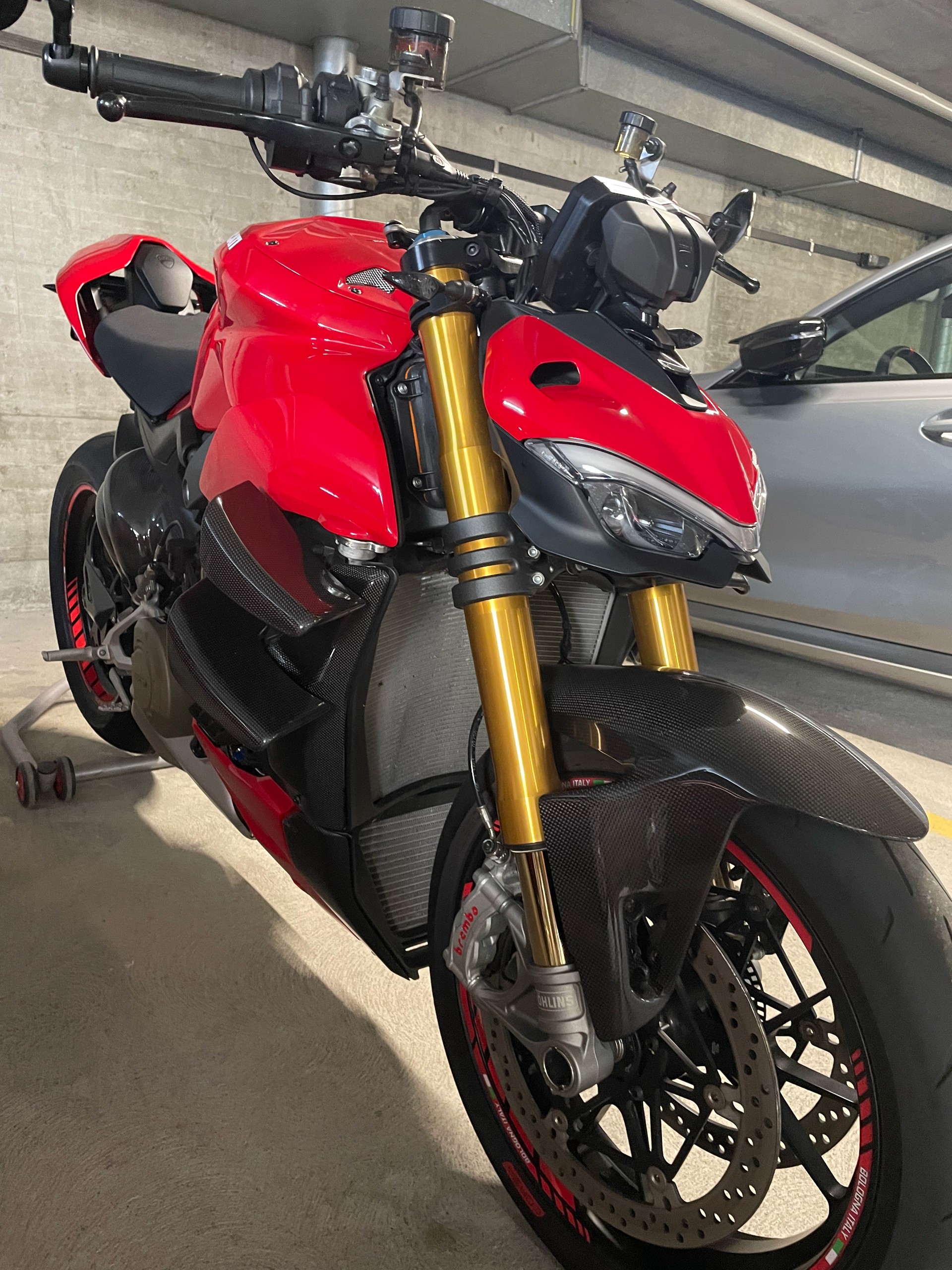 DUCATI Streetfighter V4 S-image-1