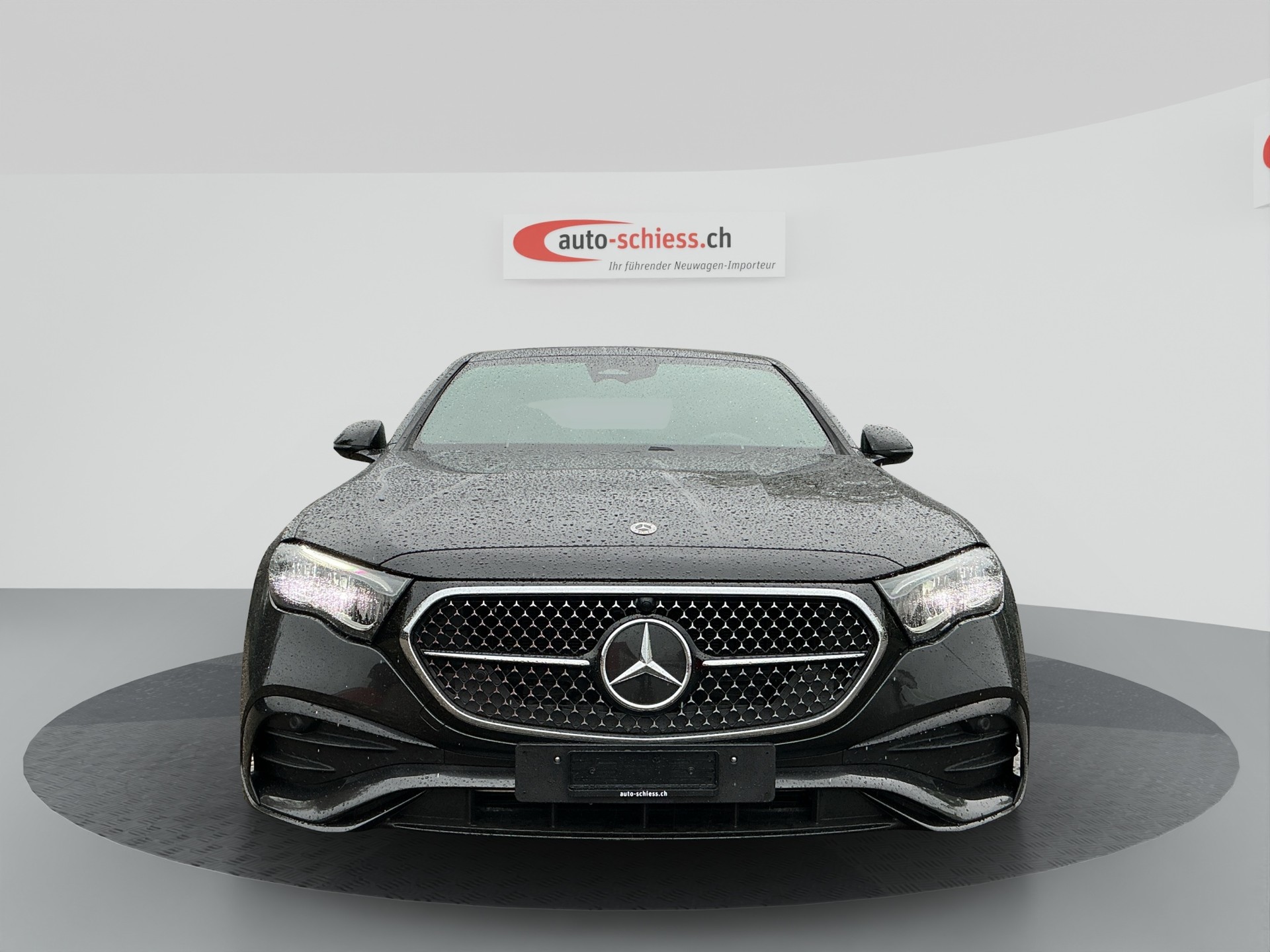 MERCEDES-BENZ E 220 d AMG Line 9G-Tronic Night-showroom-element-1