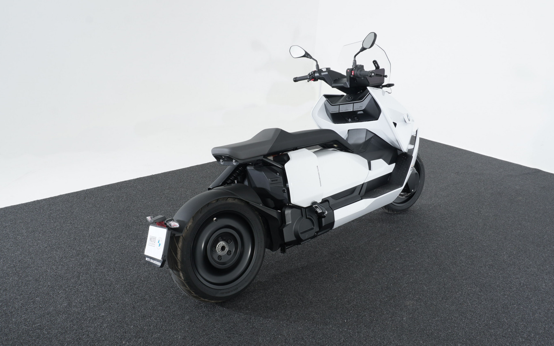BMW CE 04-image-3