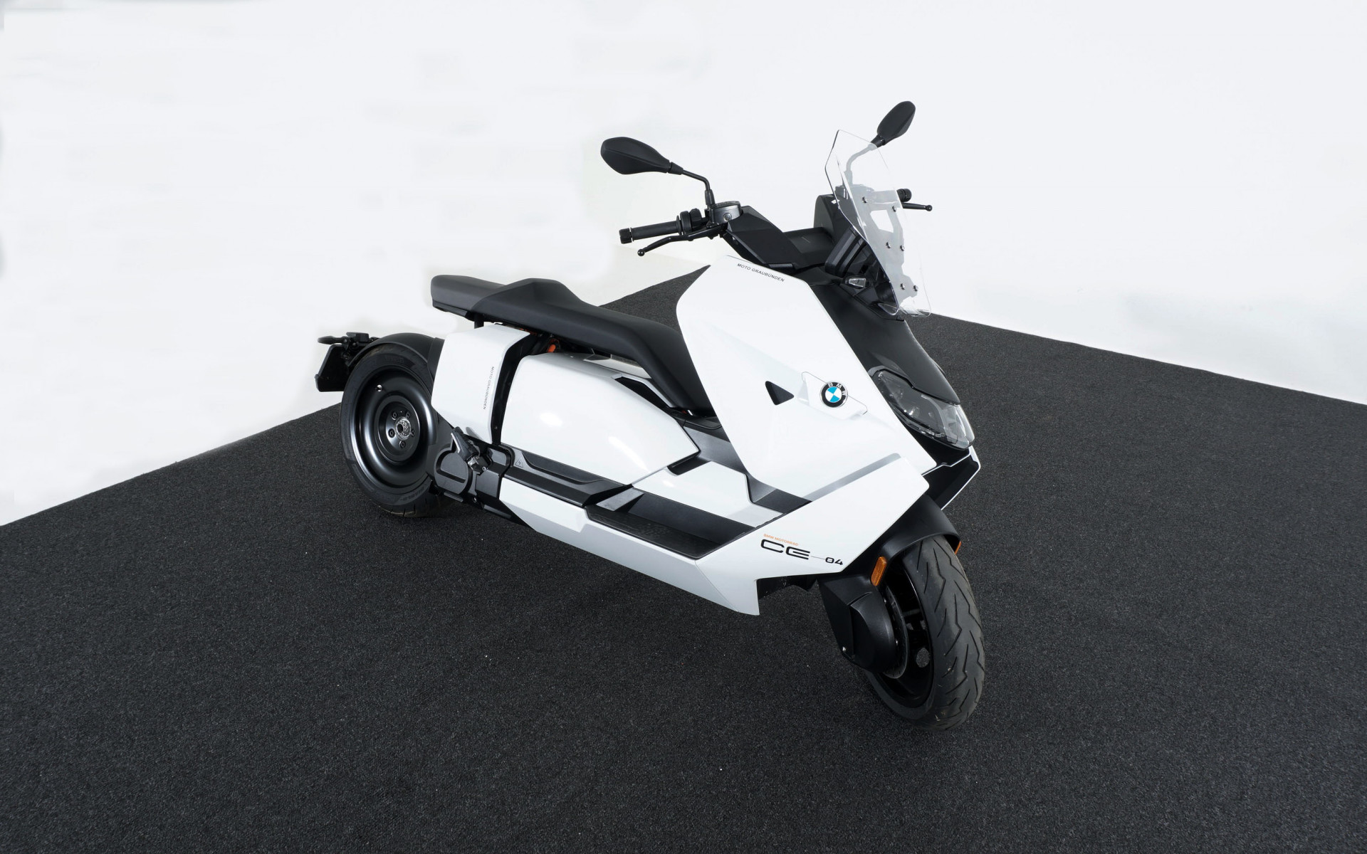 BMW CE 04-image-0