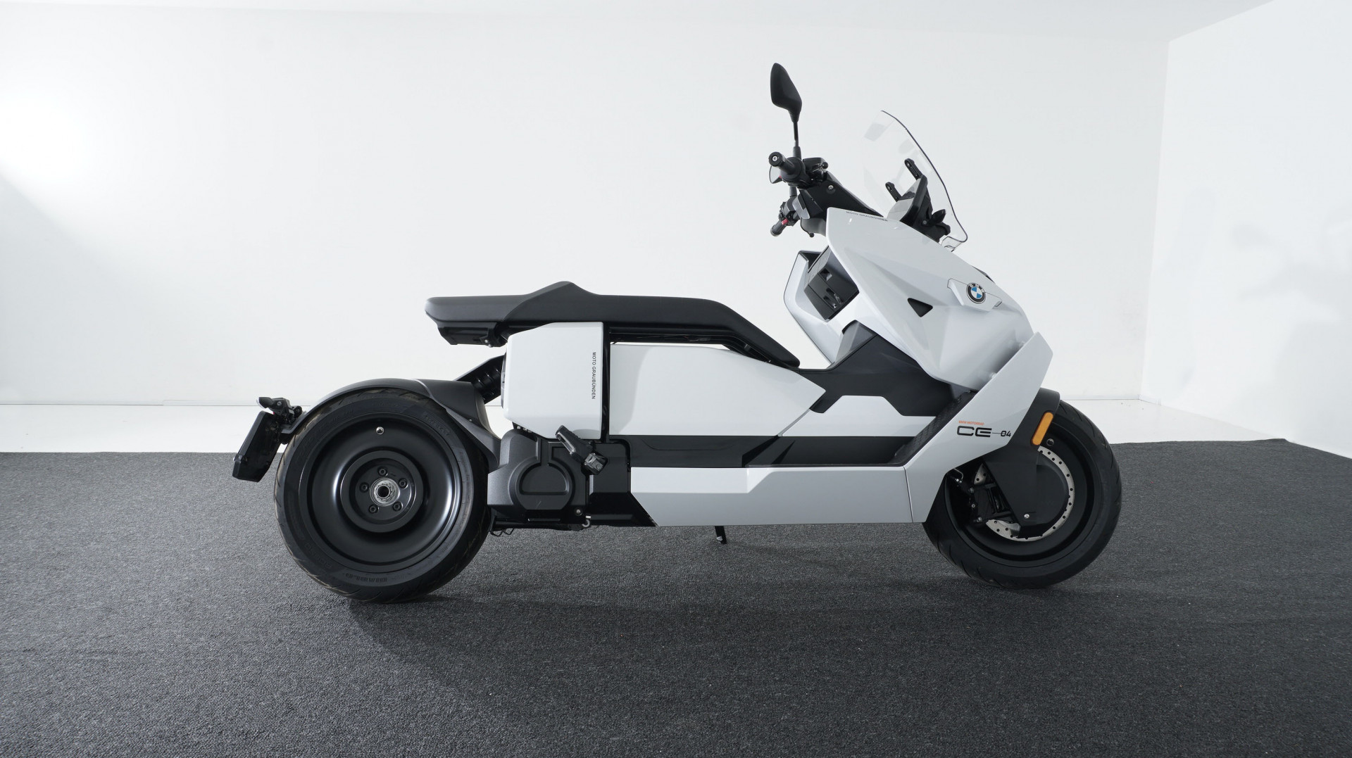BMW CE 04-image-4