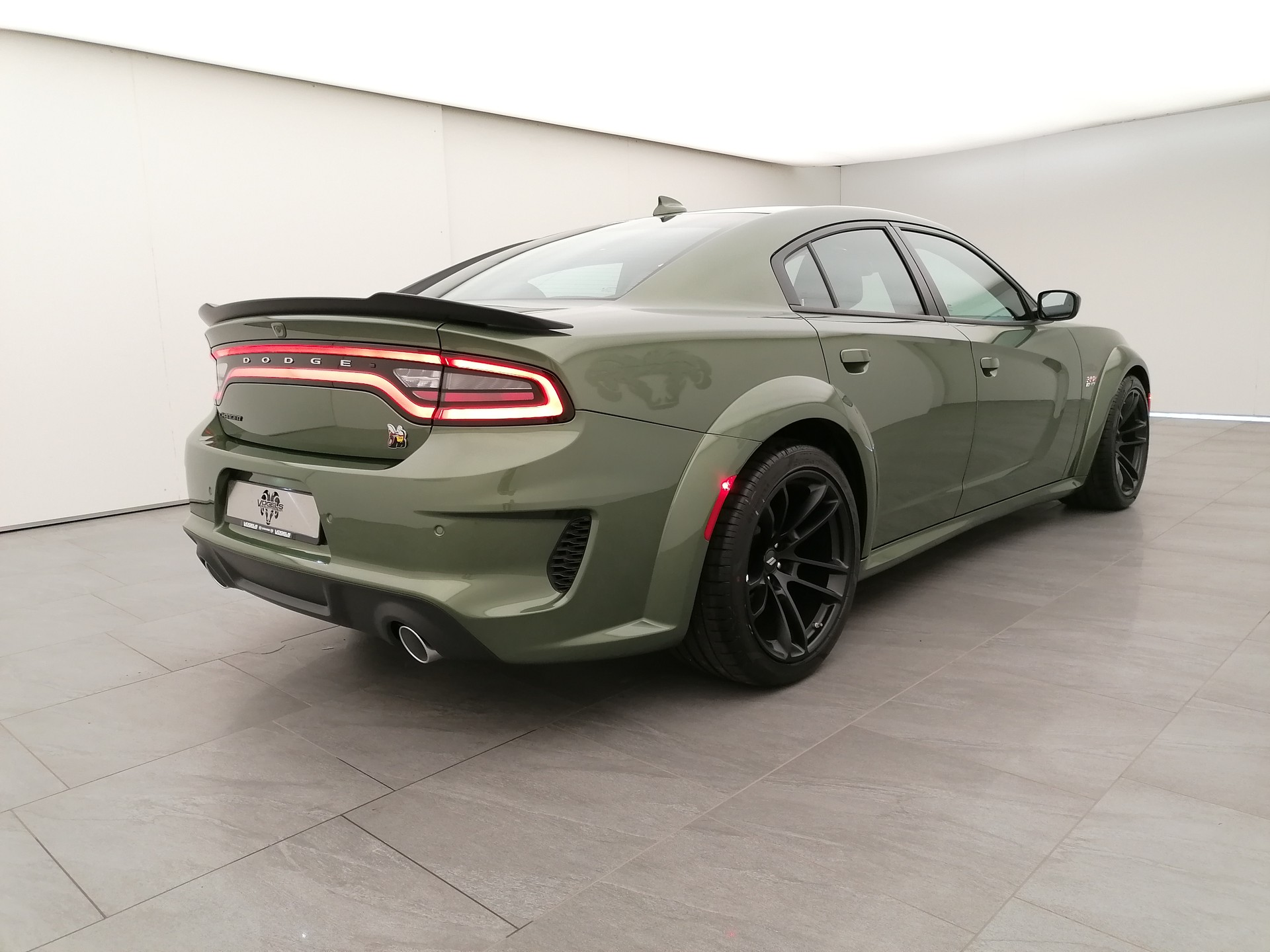 DODGE Charger 392 Scatpack WB Jailbreak-showroom-element-3