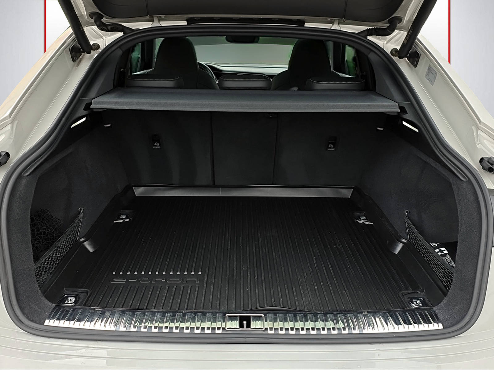 AUDI e-tron S Sportback quattro-image-11