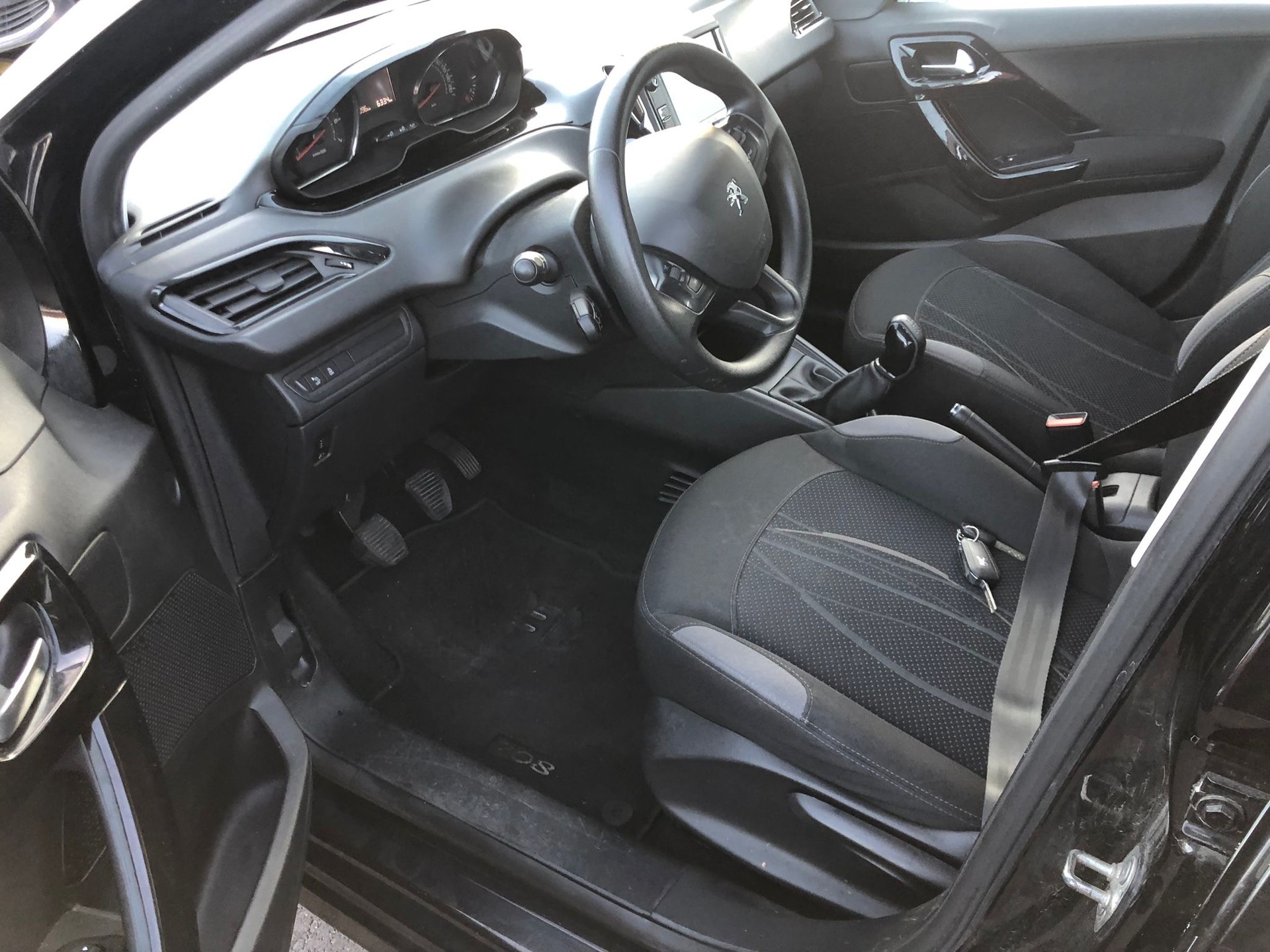 PEUGEOT 208 1.4 VTI Active-image-6