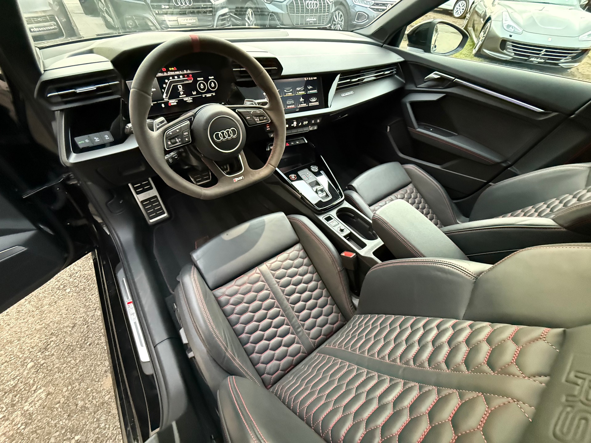 AUDI RS3 Sportback 2.5 TSI quattro-image-9