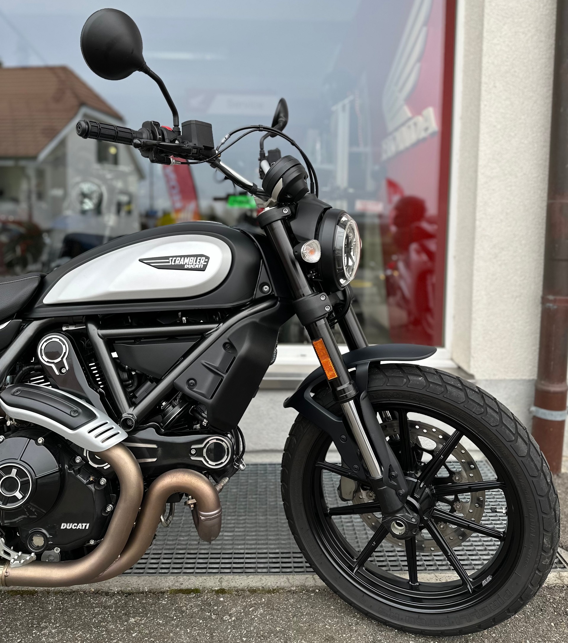 DUCATI Scrambler 803 Icon Dark-image-4