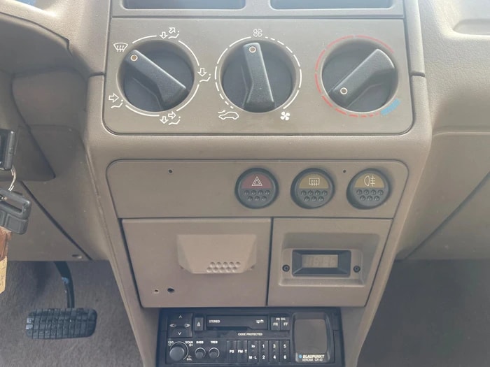 PEUGEOT 205 1.9 Automatic-image-11