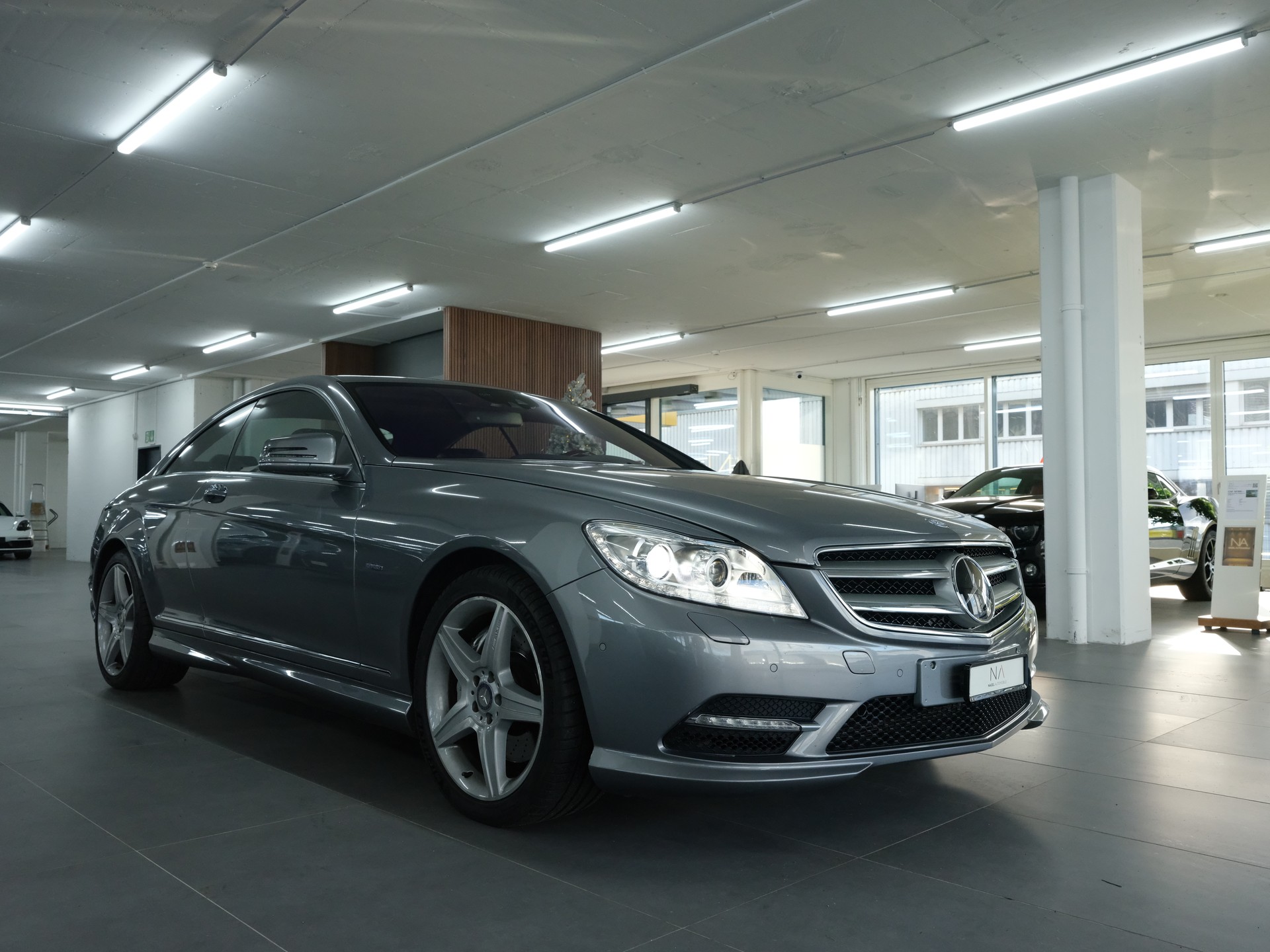 MERCEDES-BENZ CL 500 7G-Tronic-showroom-element-1