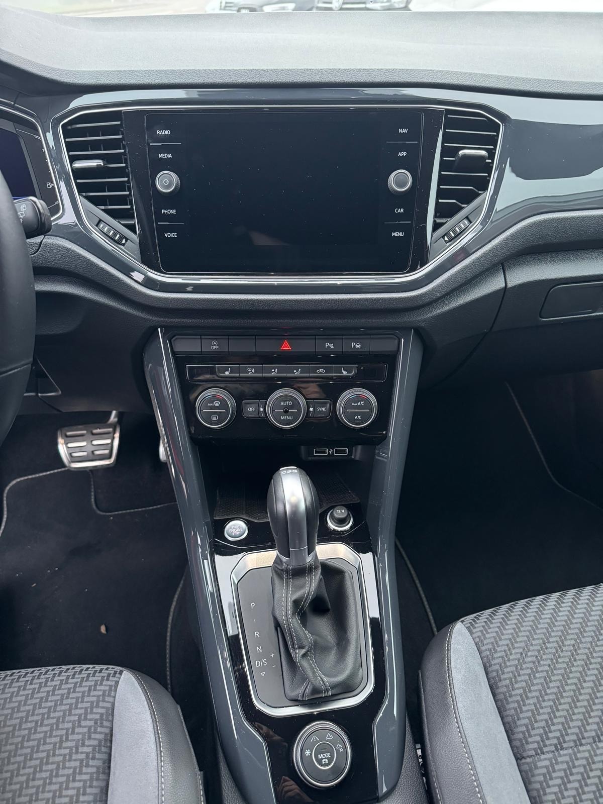 VW T-Roc 2.0 TSI Advance DSG 4Motion-image-13