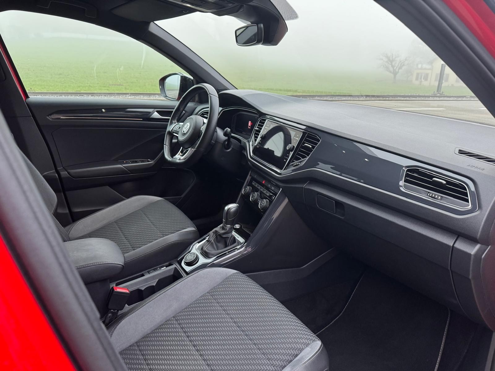 VW T-Roc 2.0 TSI Advance DSG 4Motion-image-6