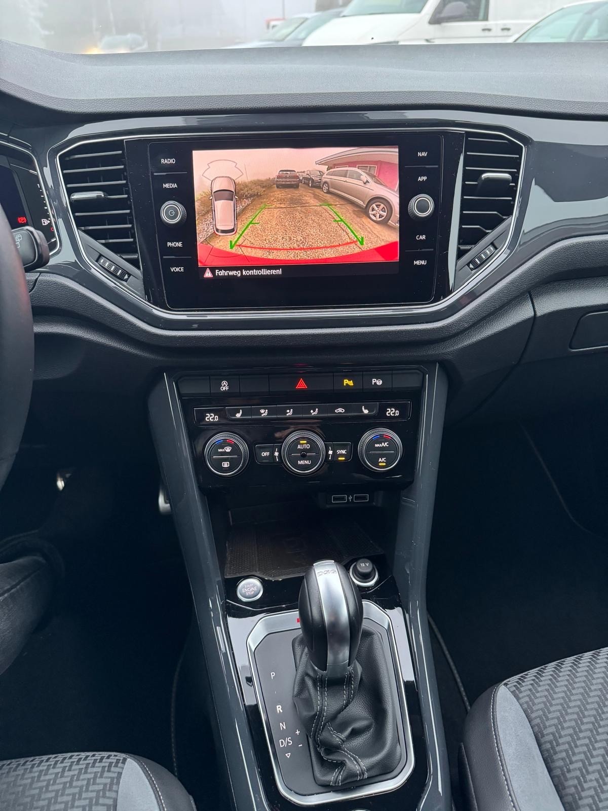 VW T-Roc 2.0 TSI Advance DSG 4Motion-image-11