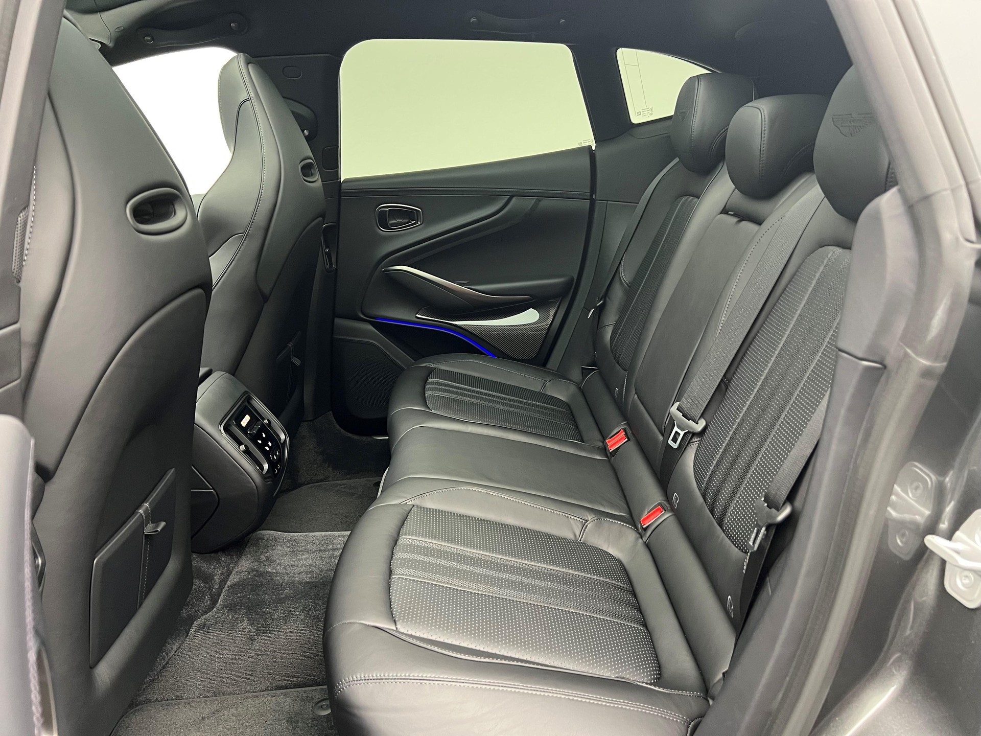 ASTON MARTIN New MY25 DBX 707 4.0 V8 Bi-Turbo-image-13