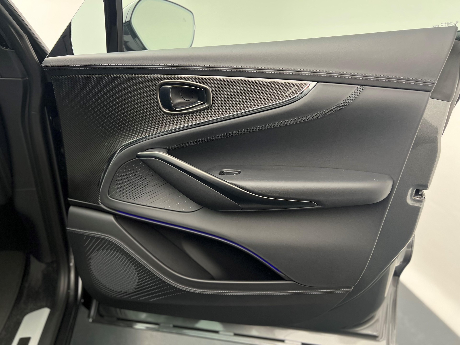 ASTON MARTIN New MY25 DBX 707 4.0 V8 Bi-Turbo-image-15