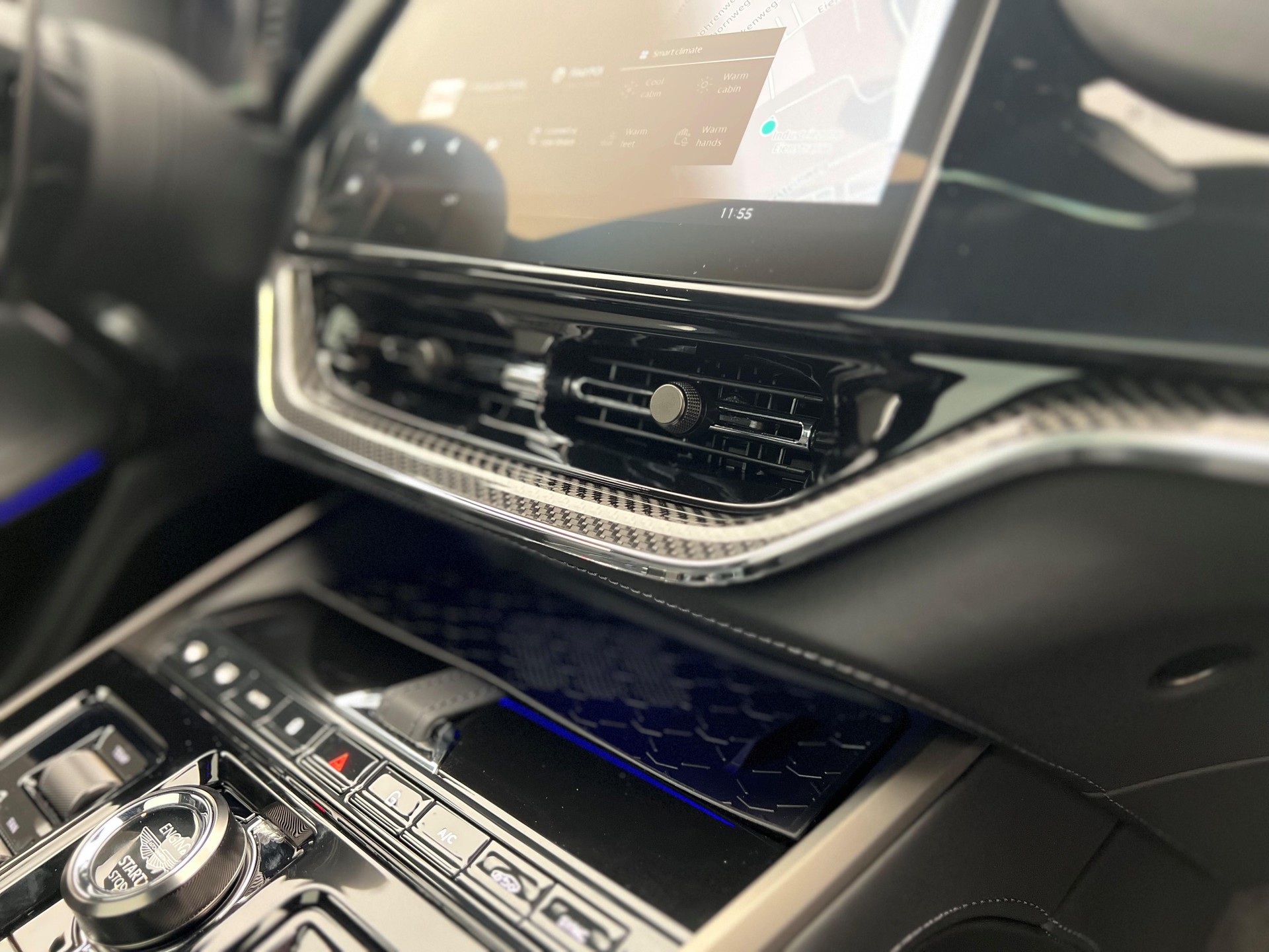 ASTON MARTIN New MY25 DBX 707 4.0 V8 Bi-Turbo-image-9