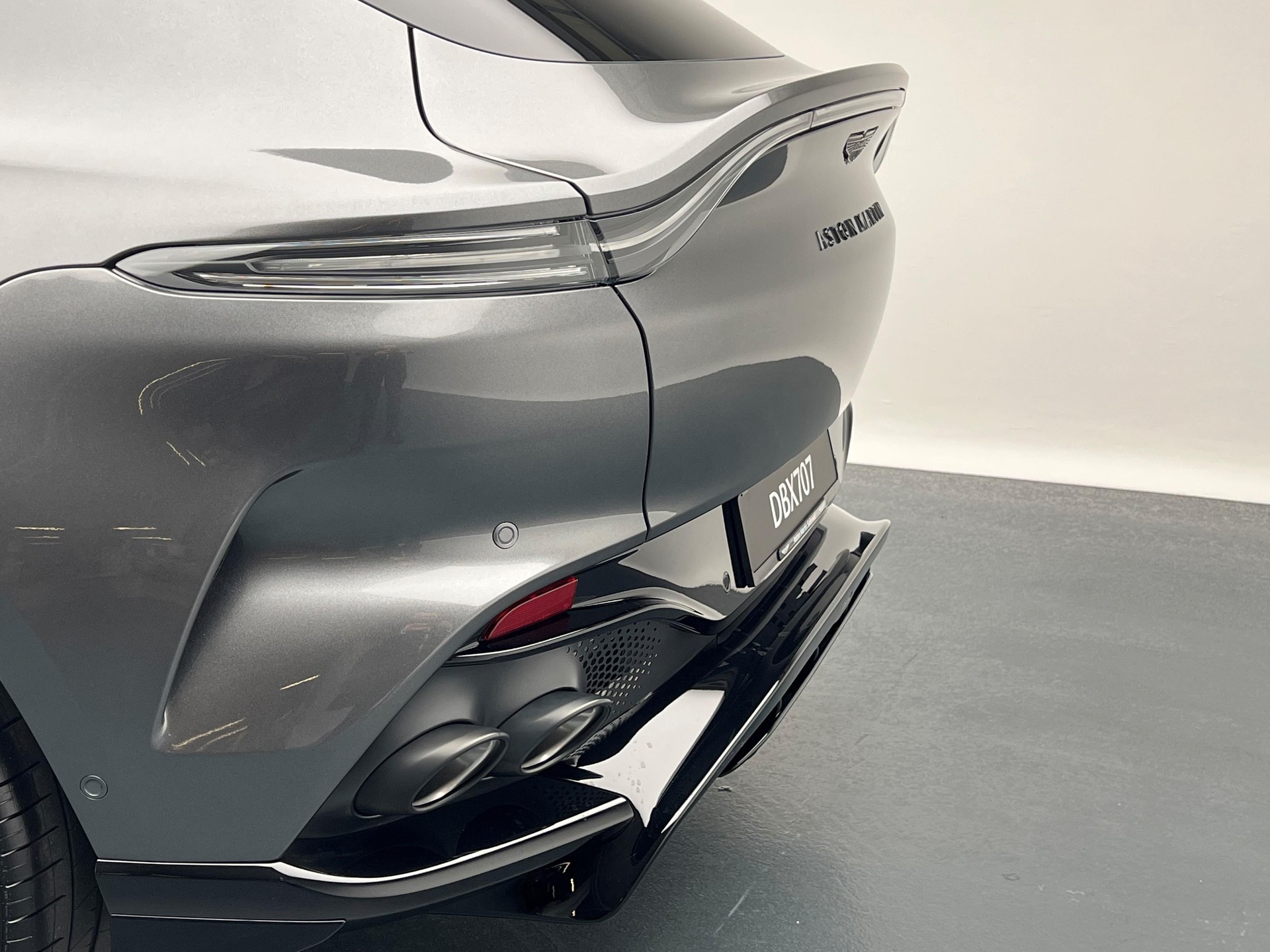 ASTON MARTIN New MY25 DBX 707 4.0 V8 Bi-Turbo-image-23