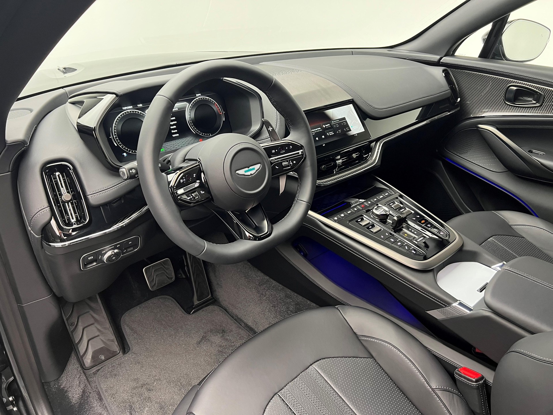 ASTON MARTIN New MY25 DBX 707 4.0 V8 Bi-Turbo-image-4