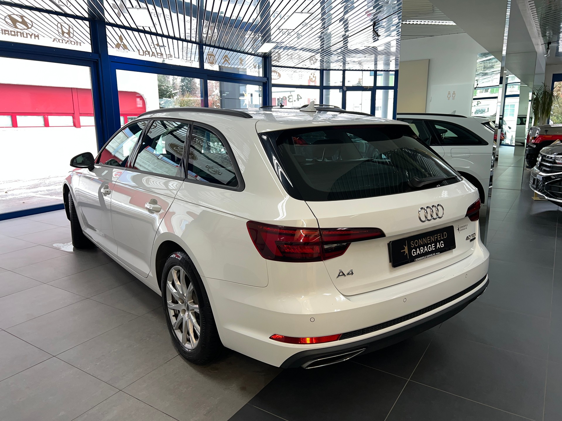 AUDI A4 Avant 40 TDI Sport quattro S-tronic-showroom-element-2
