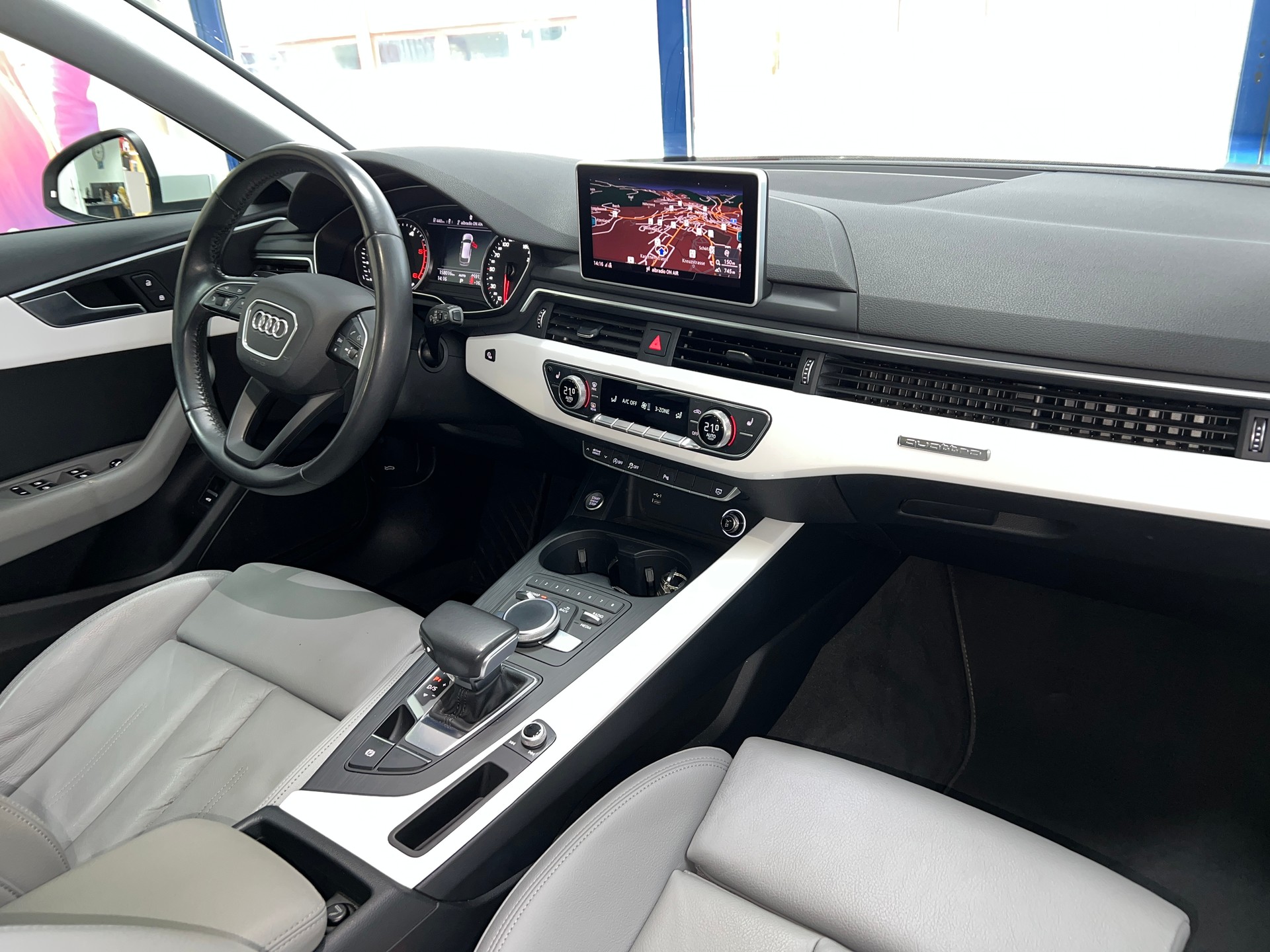 AUDI A4 Avant 40 TDI Sport quattro S-tronic-image-7