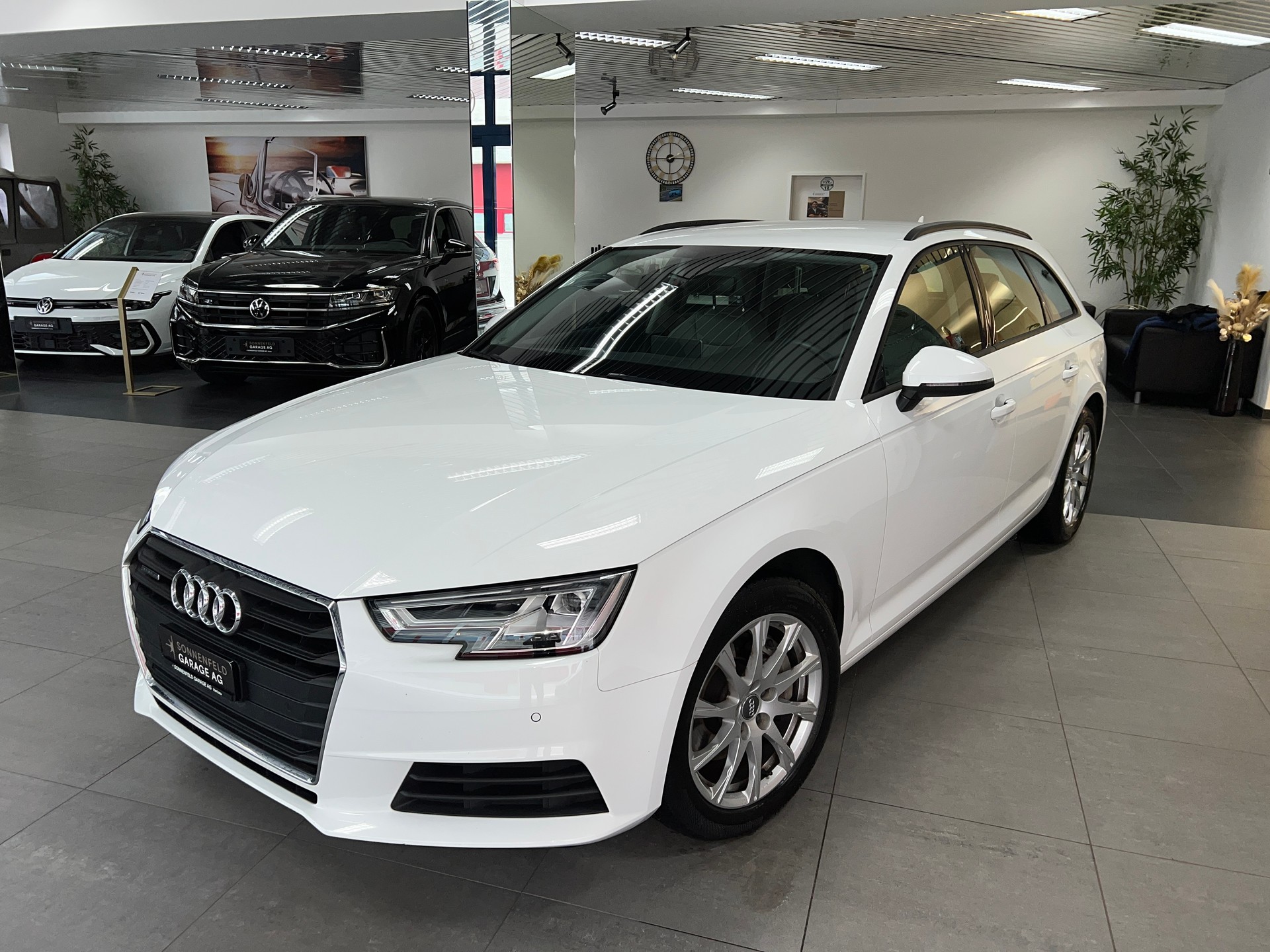 AUDI A4 Avant 40 TDI Sport quattro S-tronic-showroom-element-1