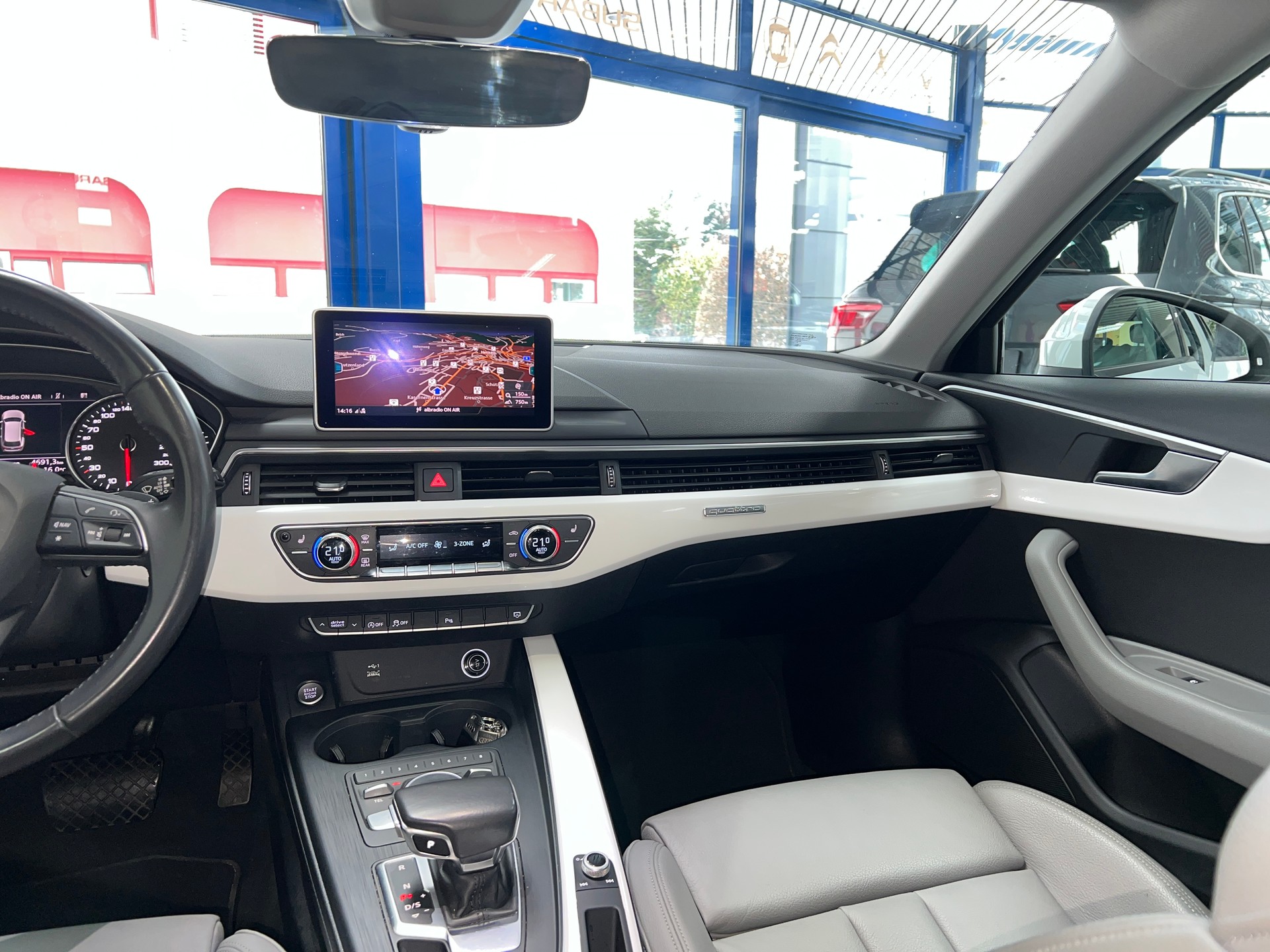 AUDI A4 Avant 40 TDI Sport quattro S-tronic-image-10