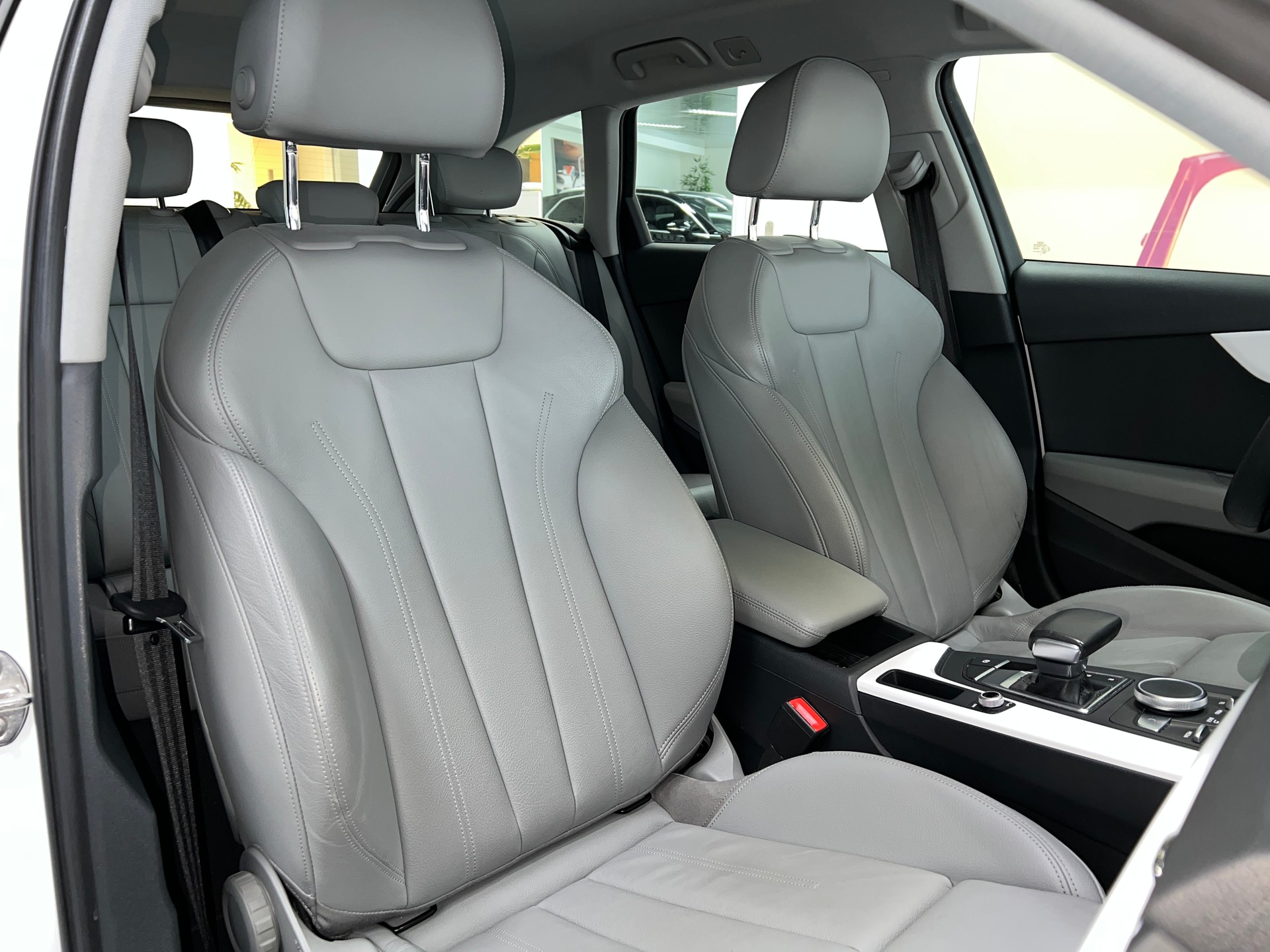 AUDI A4 Avant 40 TDI Sport quattro S-tronic-image-8