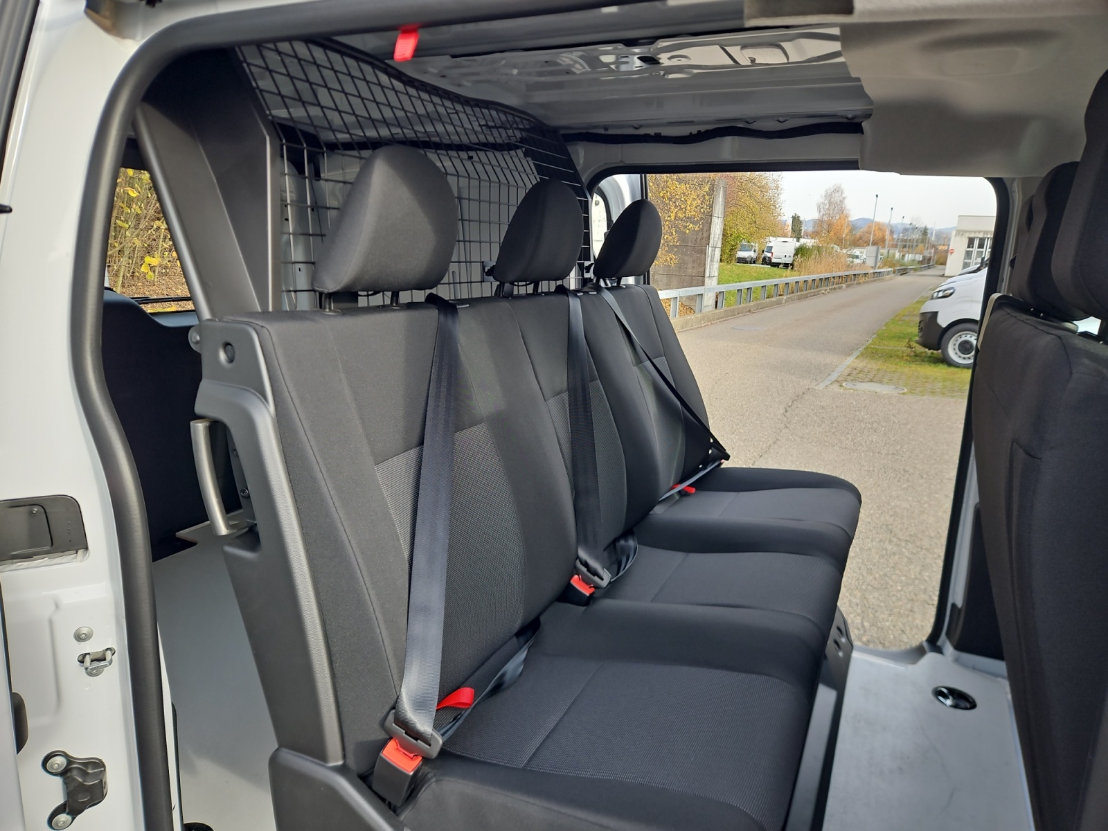 PEUGEOT Expert 1.5 BlueHDi 120 S&S Vertiefte Kabine Standard-image-16