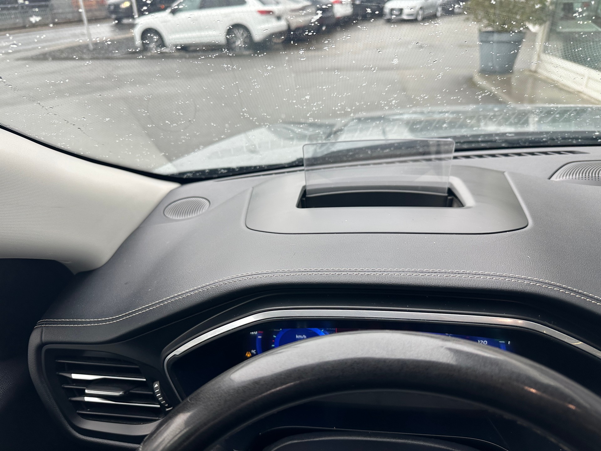 FORD Kuga 2.5 FHEV Vignale 4WD-image-10