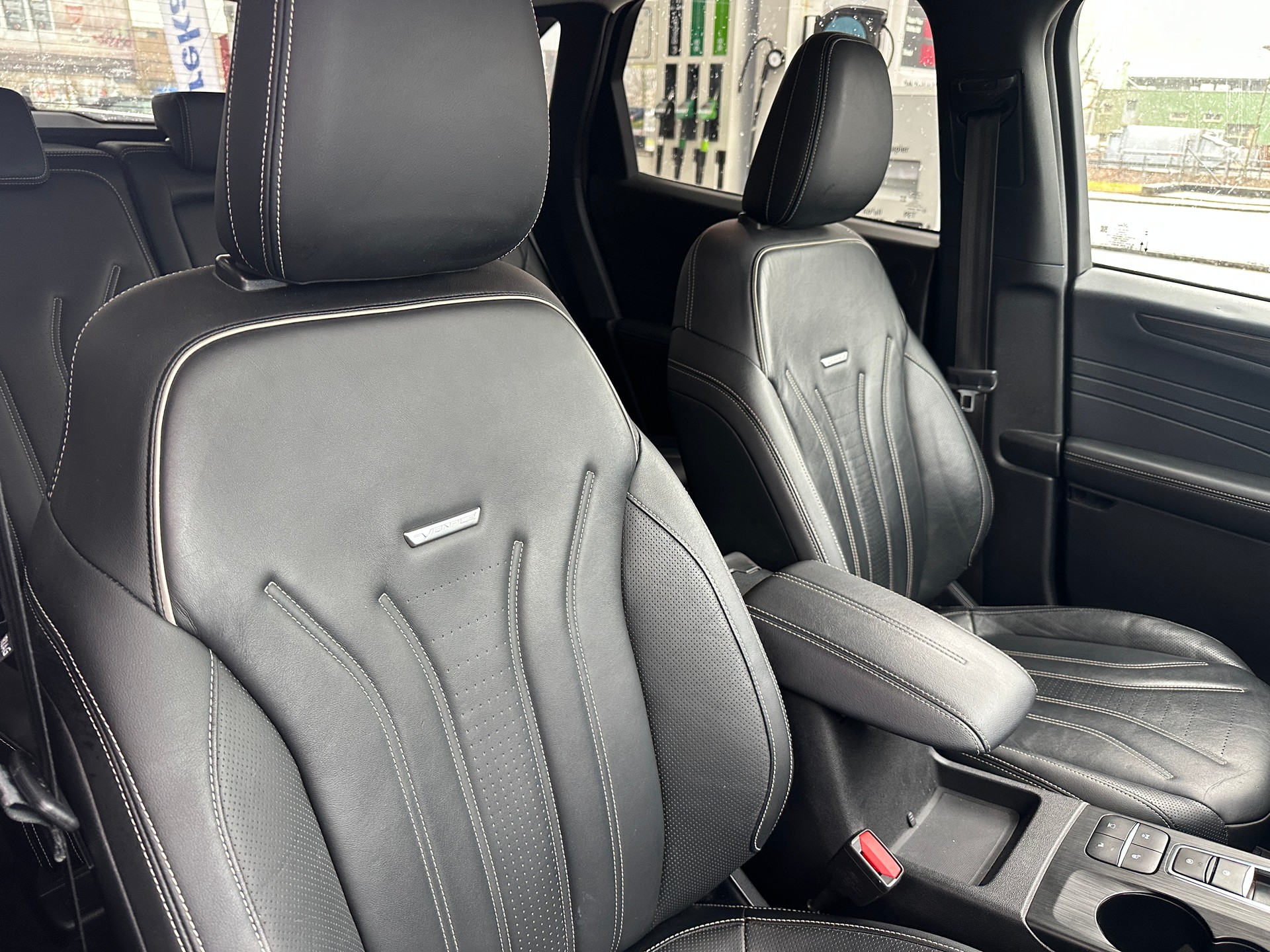 FORD Kuga 2.5 FHEV Vignale 4WD-image-19