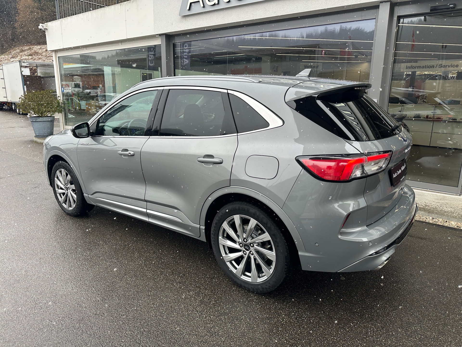 FORD Kuga 2.5 FHEV Vignale 4WD-image-5