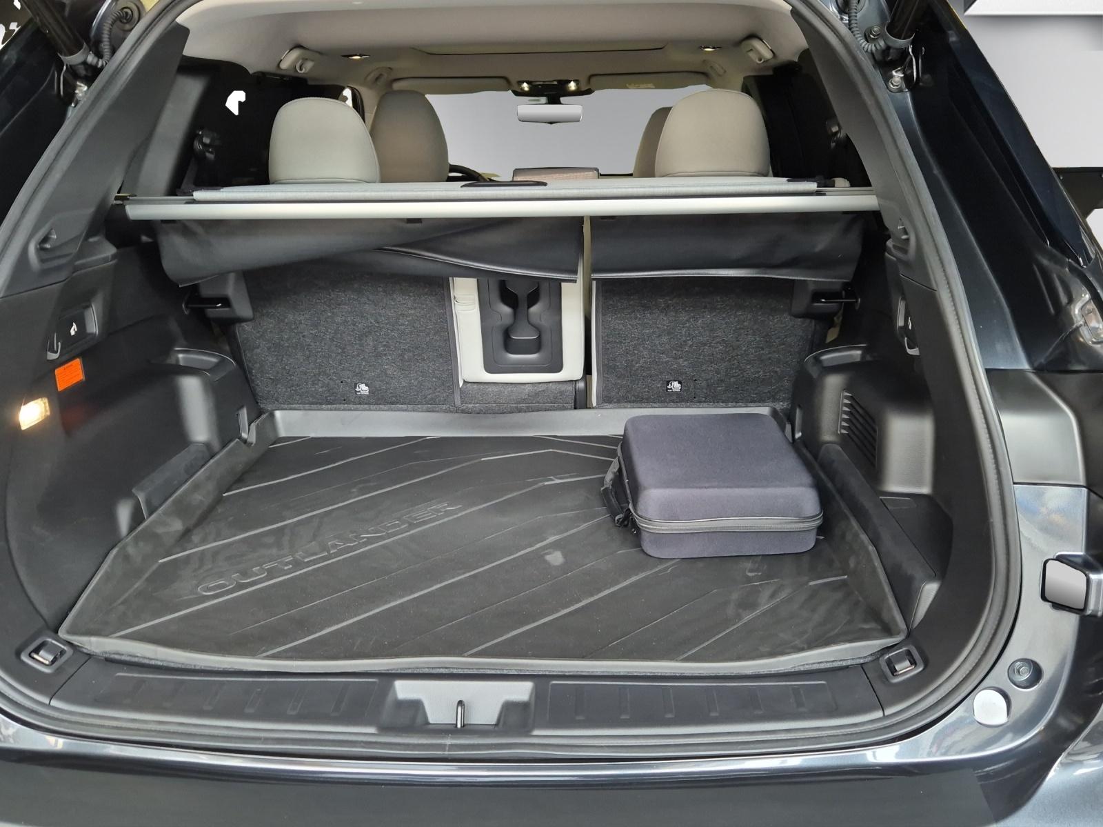 MITSUBISHI Outlander 2.4 PHEV Instyle 4x4-image-13