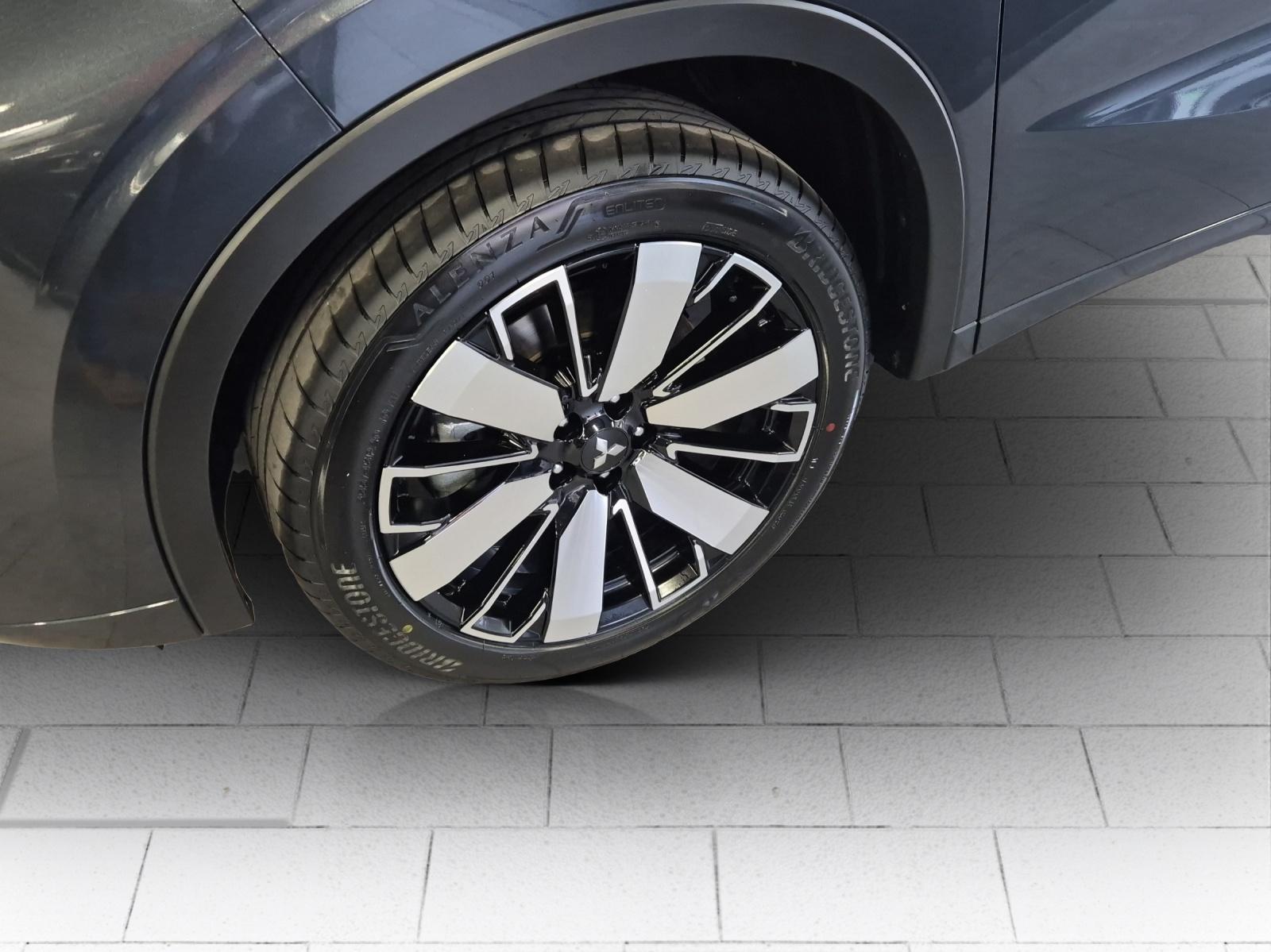 MITSUBISHI Outlander 2.4 PHEV Instyle 4x4-image-15