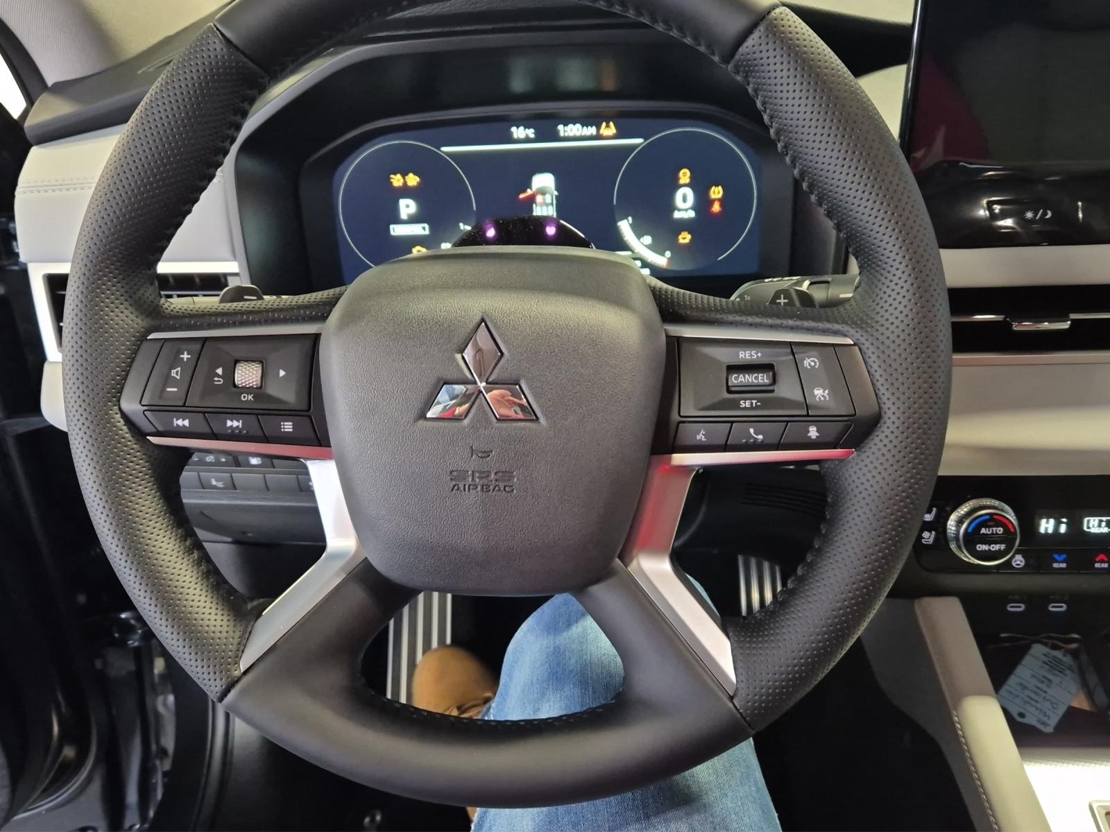 MITSUBISHI Outlander 2.4 PHEV Instyle 4x4-image-6