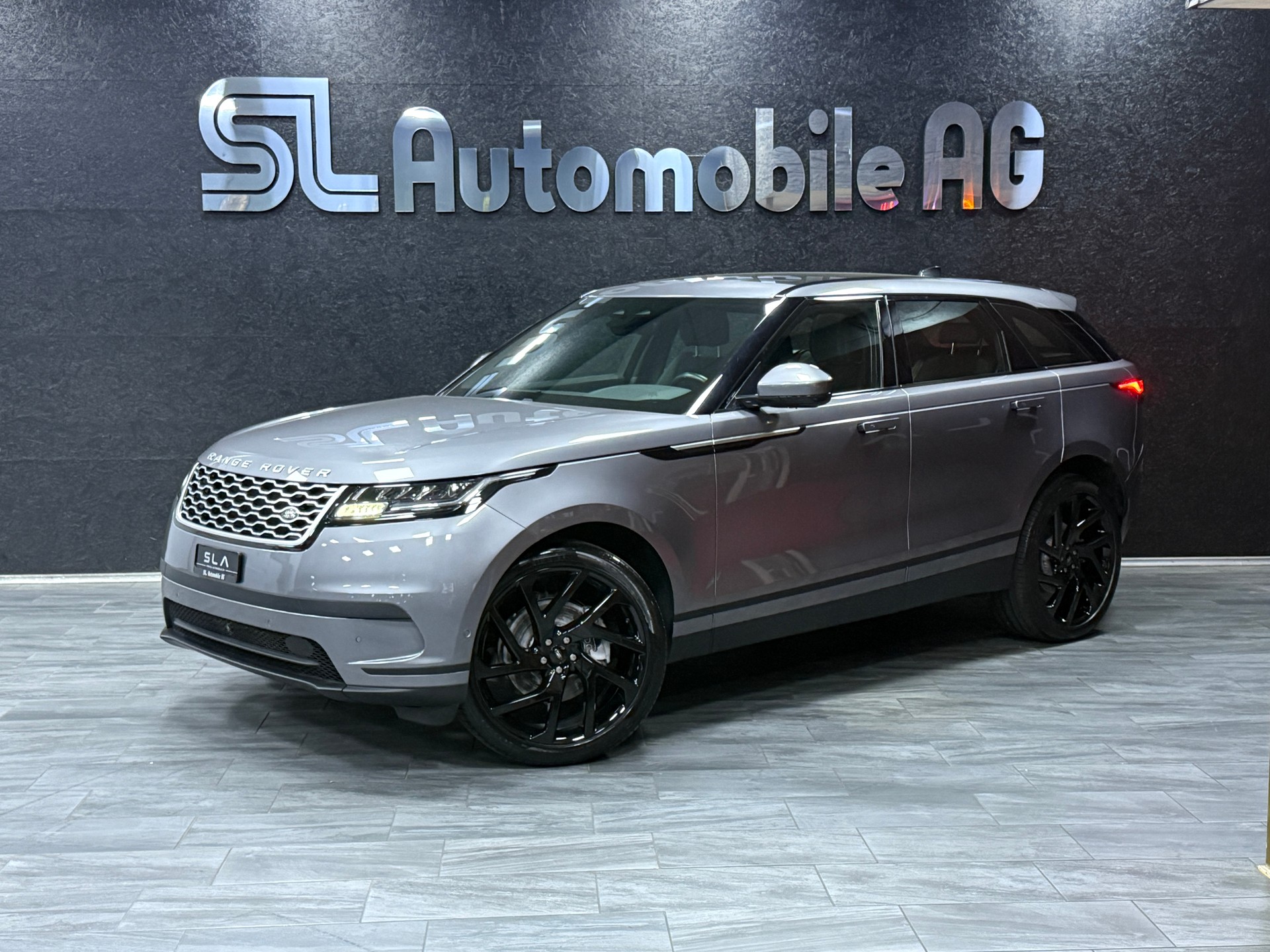 LAND ROVER Range Rover Velar P 250 SE Automatic / Model 2022