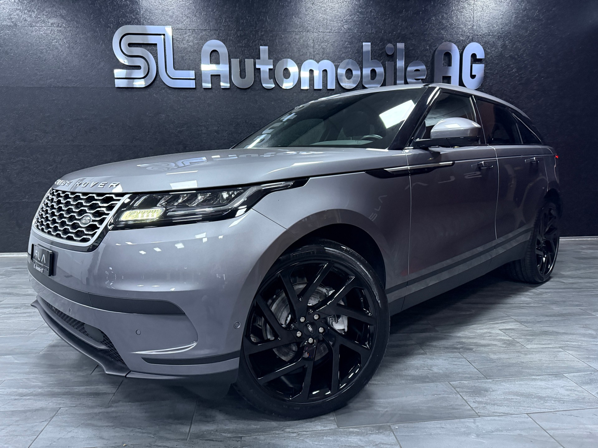 LAND ROVER Range Rover Velar P 250 SE Automatic / Model 2022-showroom-element-1