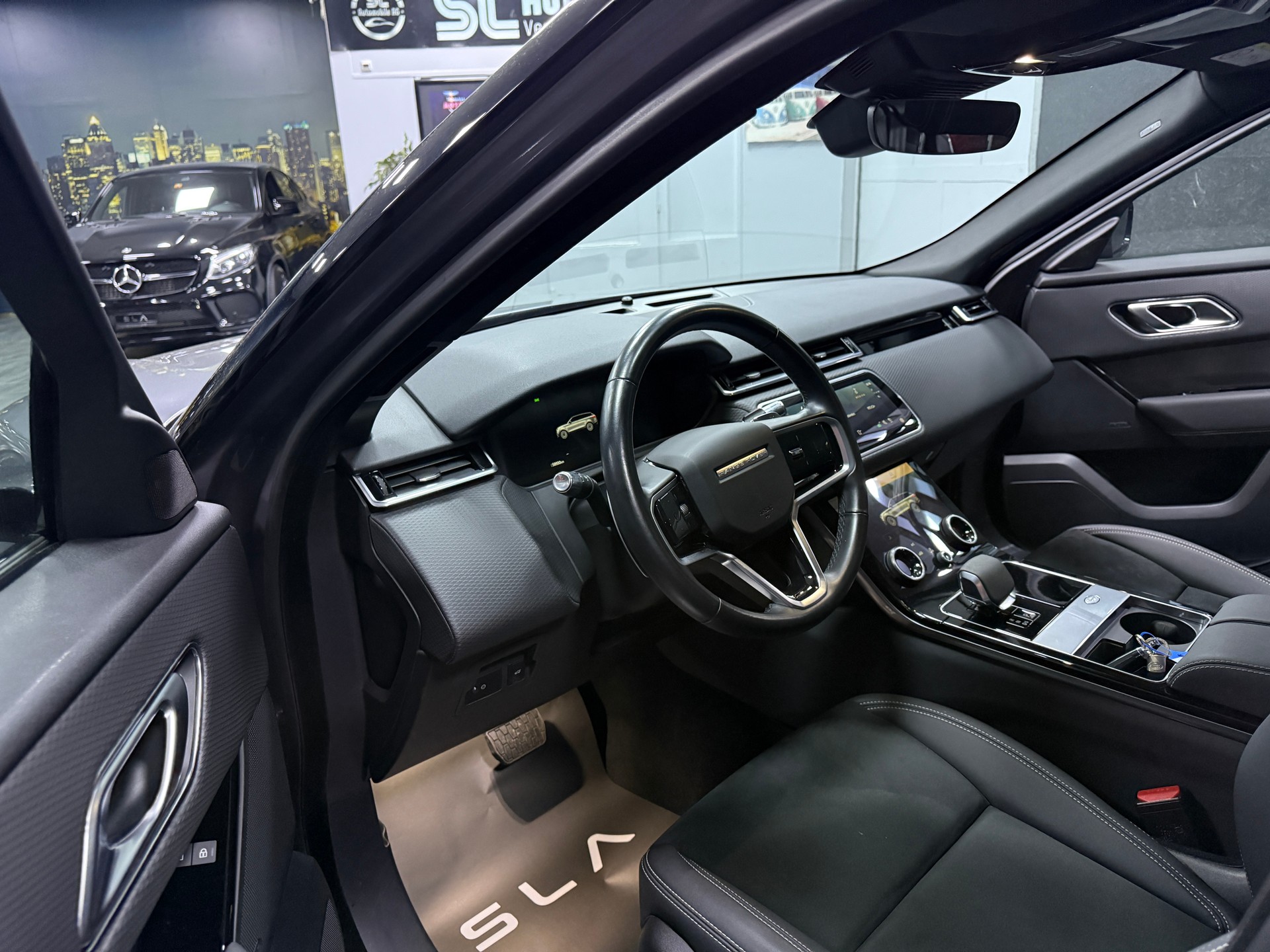 LAND ROVER Range Rover Velar P 250 SE Automatic / Model 2022-image-6