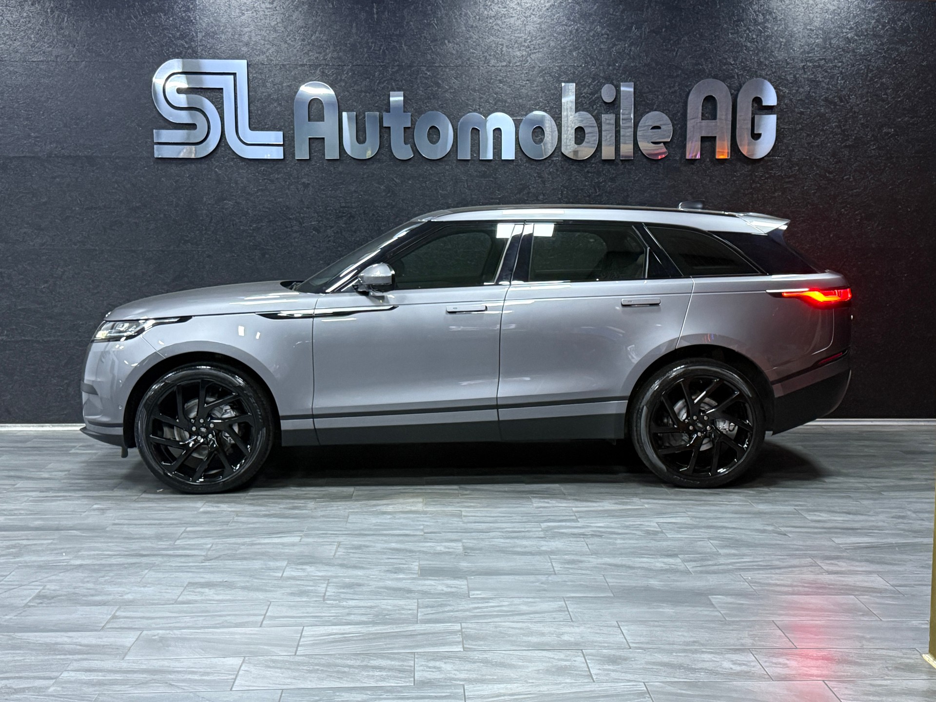 LAND ROVER Range Rover Velar P 250 SE Automatic / Model 2022-image-4