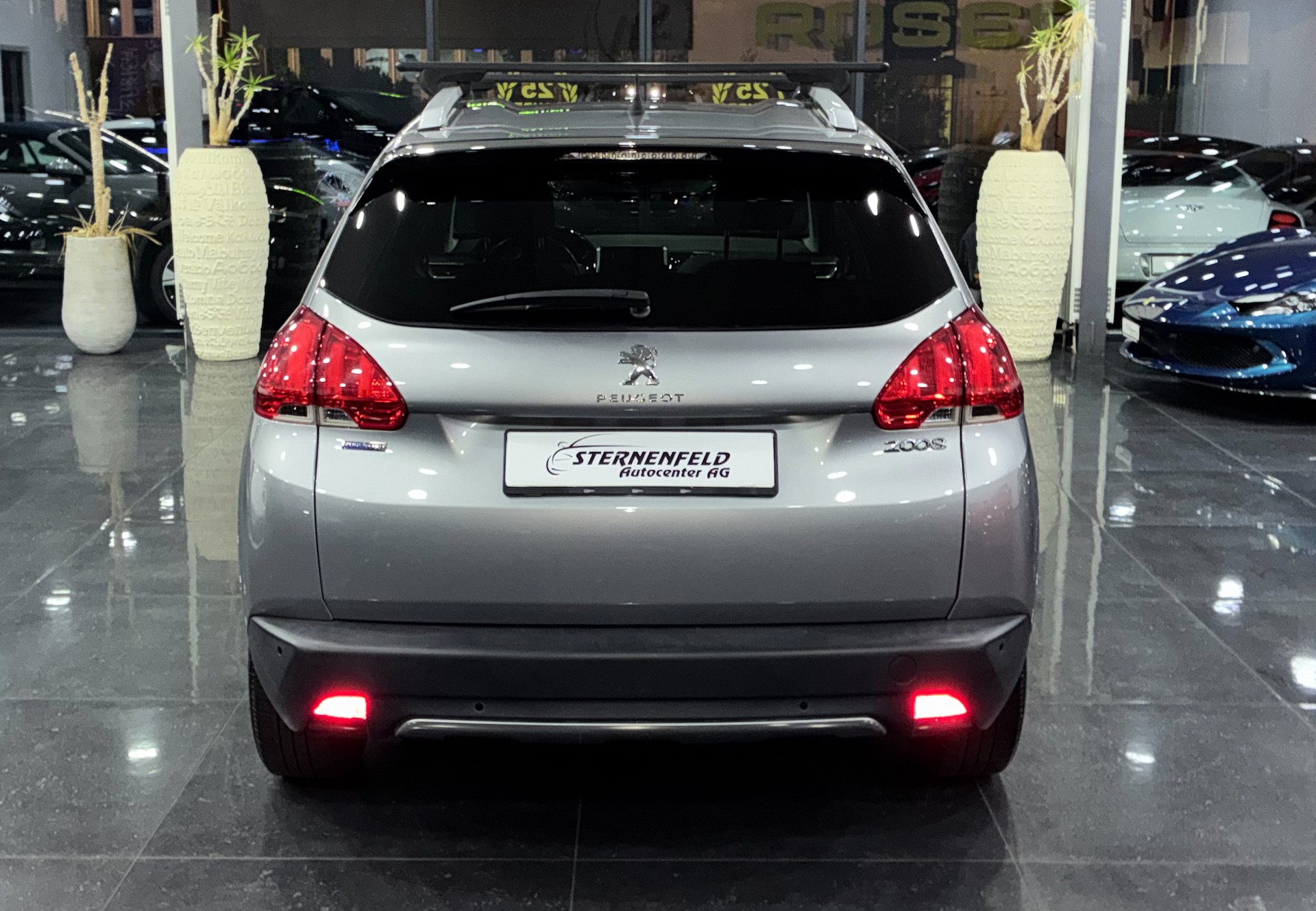 PEUGEOT 2008 1.2 PureTech Allure EAT6-image-5