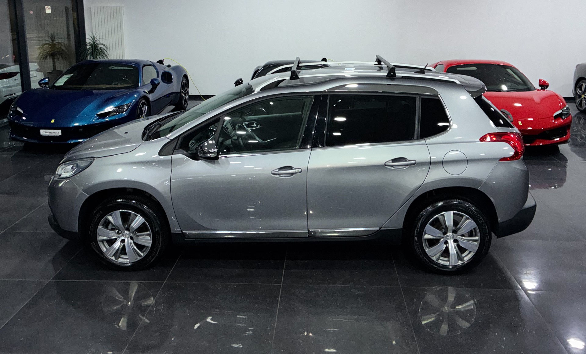 PEUGEOT 2008 1.2 PureTech Allure EAT6-image-3