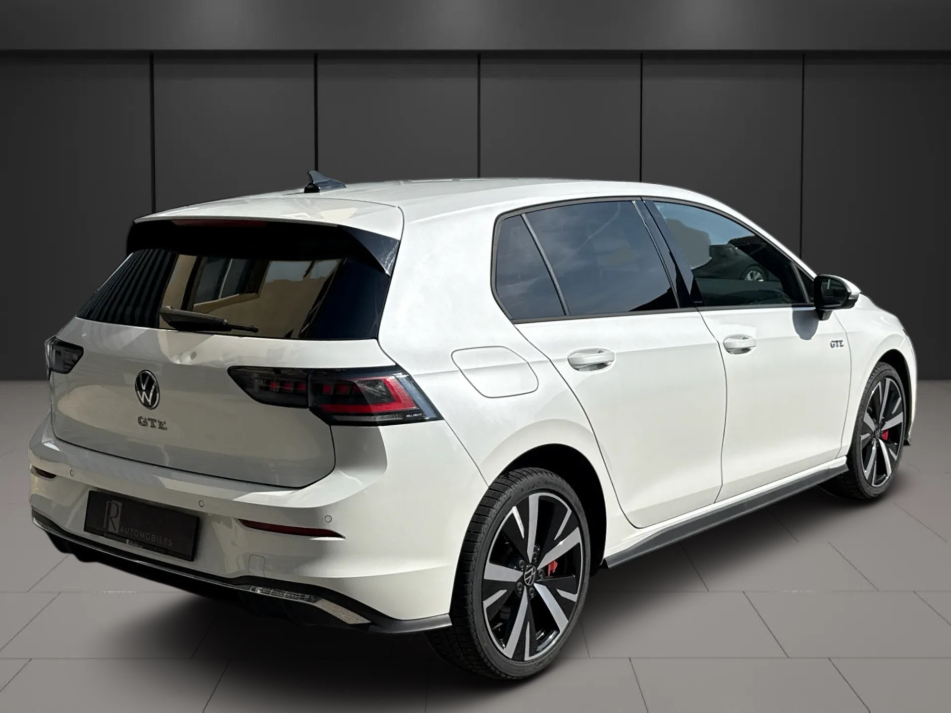 VW Golf 1.5 TSI PHEV GTE-showroom-element-3