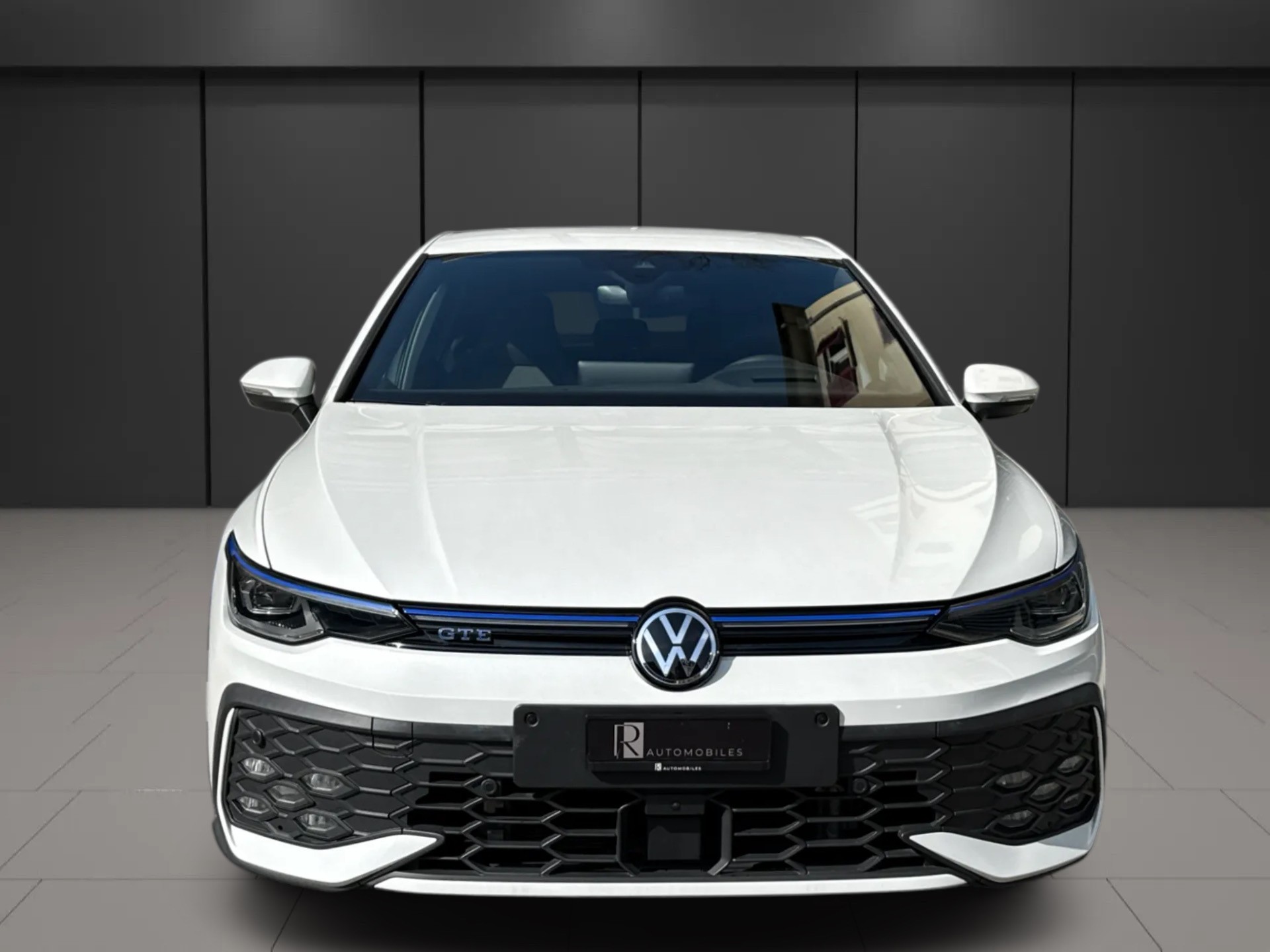 VW Golf 1.5 TSI PHEV GTE-showroom-element-1