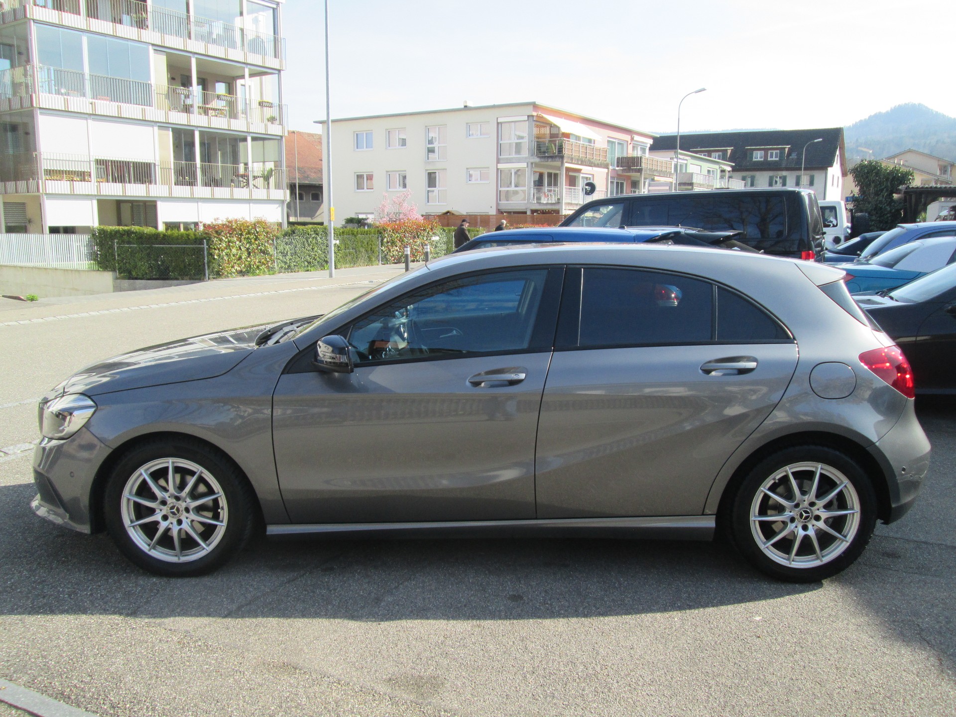 MERCEDES-BENZ A 200 Night Star 7G-DCT-image-1