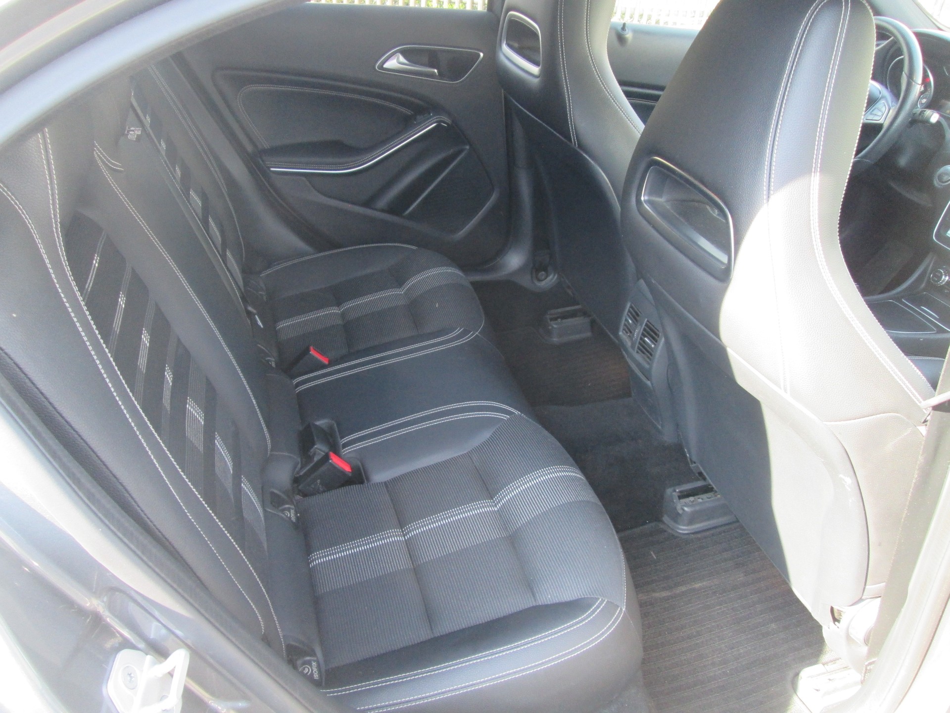 MERCEDES-BENZ A 200 Night Star 7G-DCT-image-10