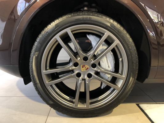 PORSCHE Cayenne S-image-14