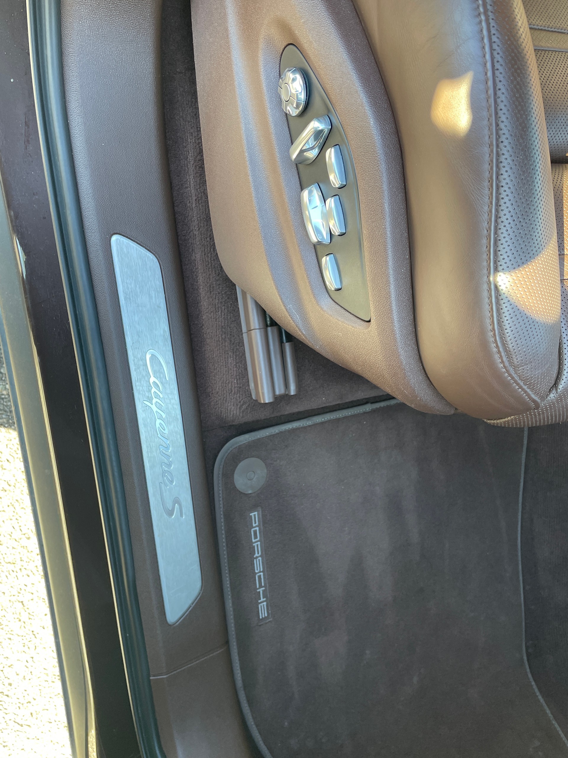 PORSCHE Cayenne S-image-15